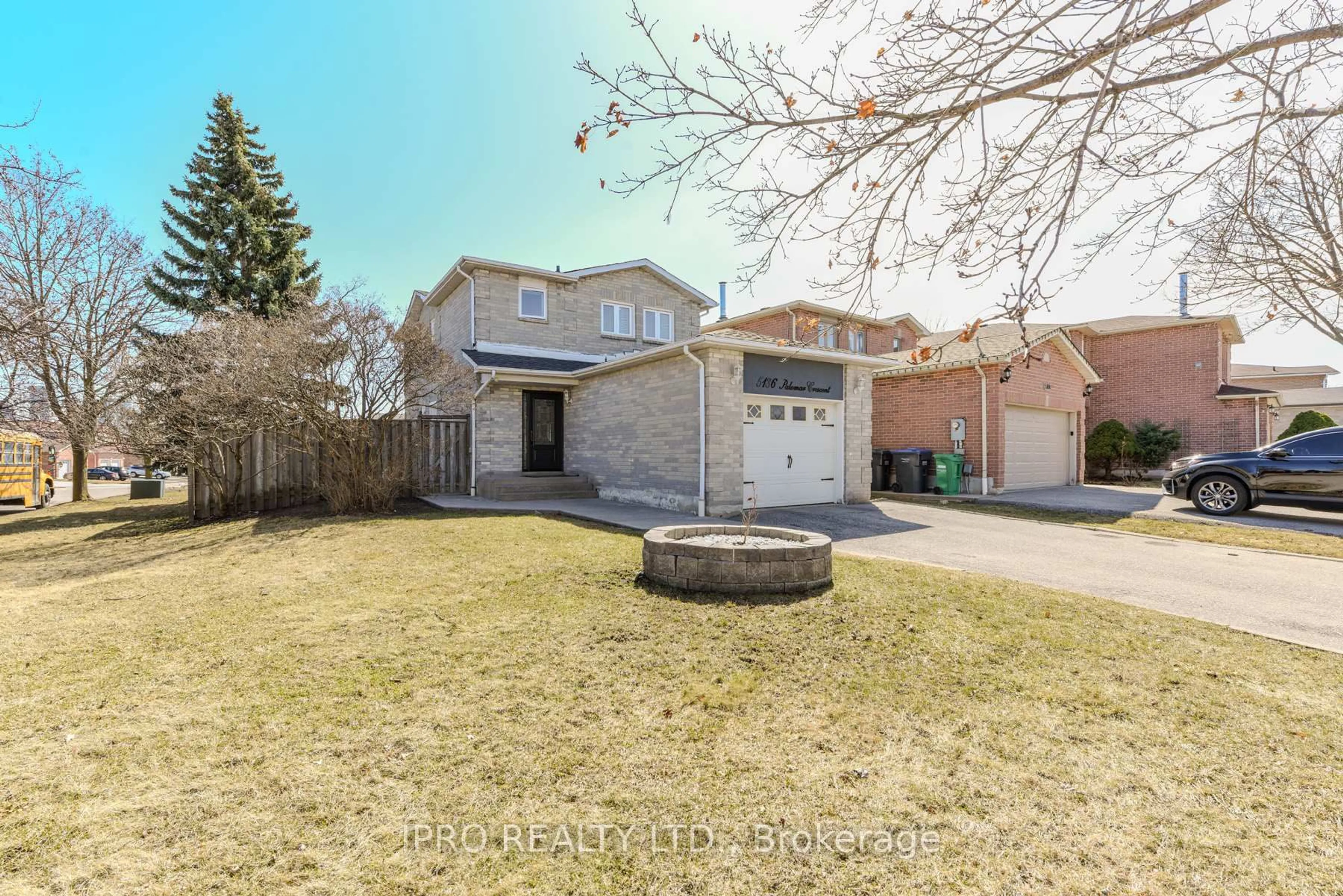Home with brick exterior material, street for 5136 Palomar Cres, Mississauga Ontario L5R 2X4