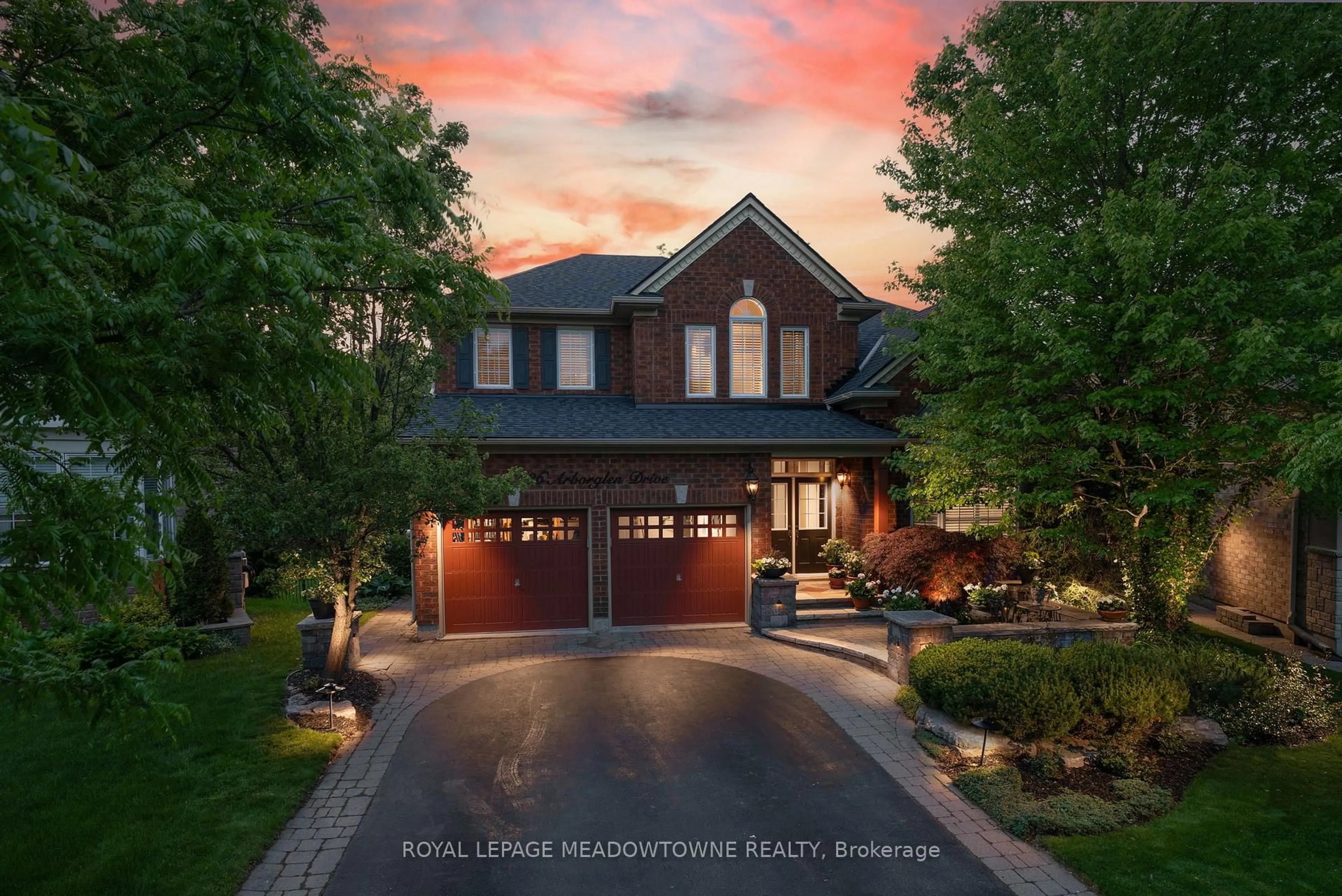 Home with brick exterior material, street for 86 Arborglen Dr, Halton Hills Ontario L7G 6L3