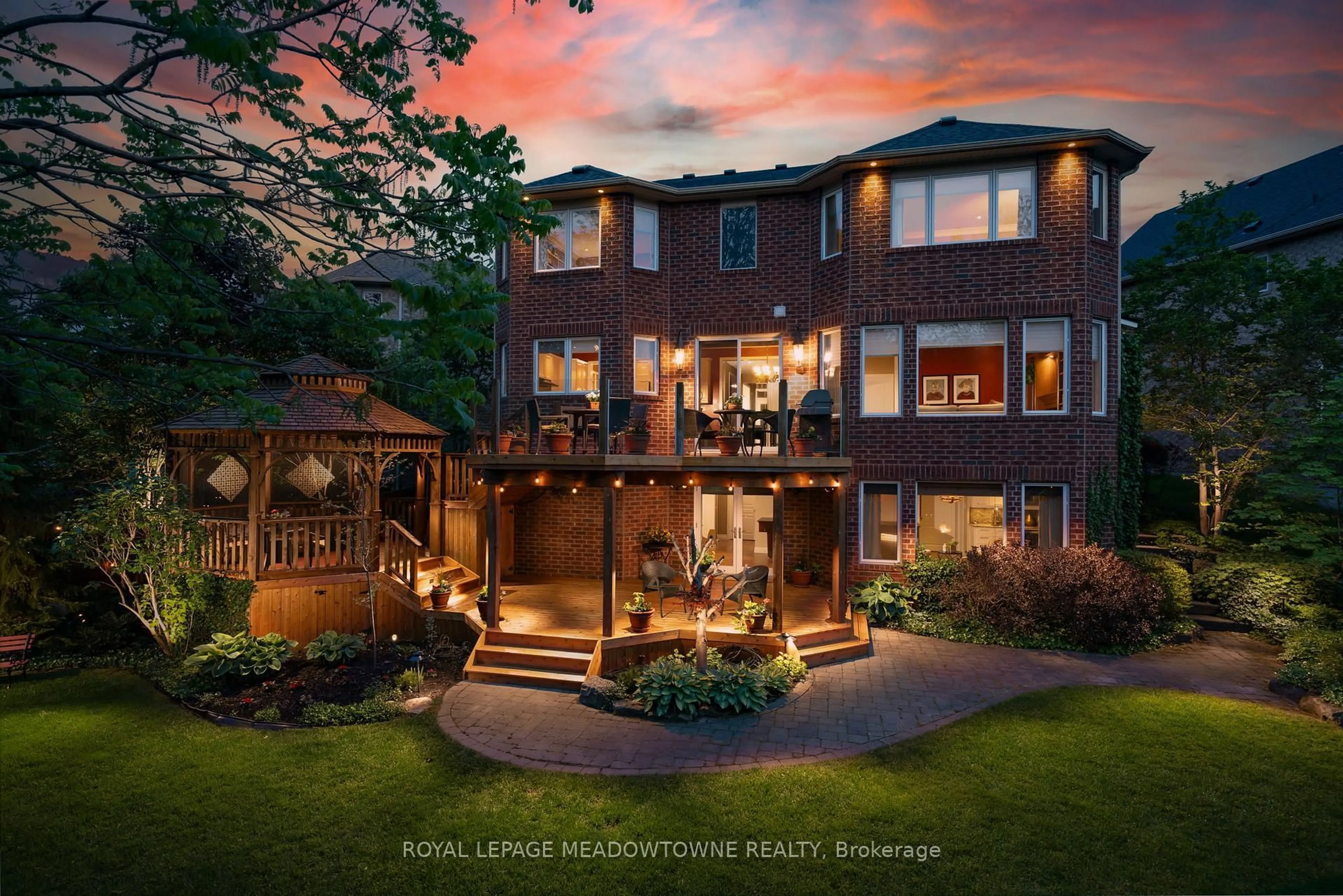 Patio, unknown for 86 Arborglen Dr, Halton Hills Ontario L7G 6L3