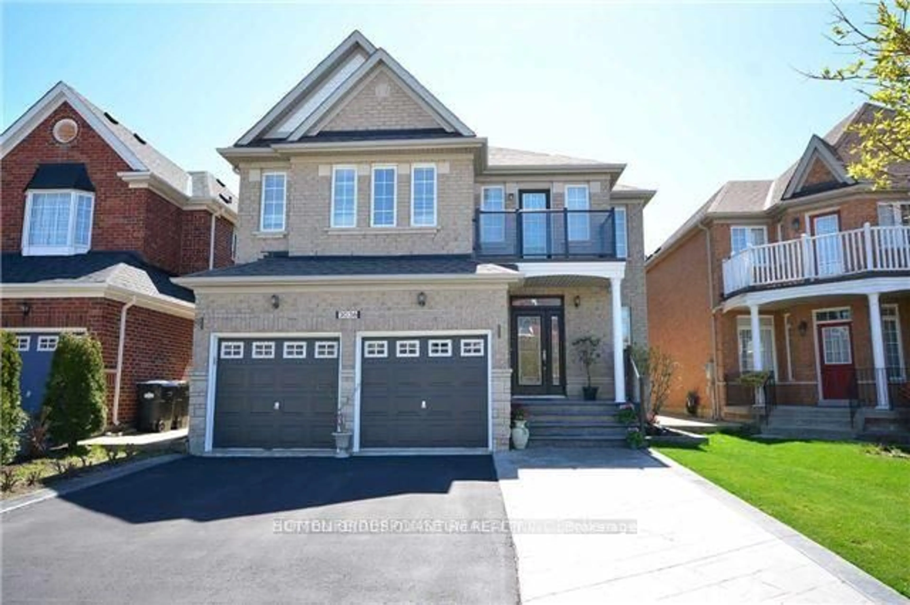 Home with brick exterior material, street for 3036 Hawktail Cres, Mississauga Ontario L5M 6W8