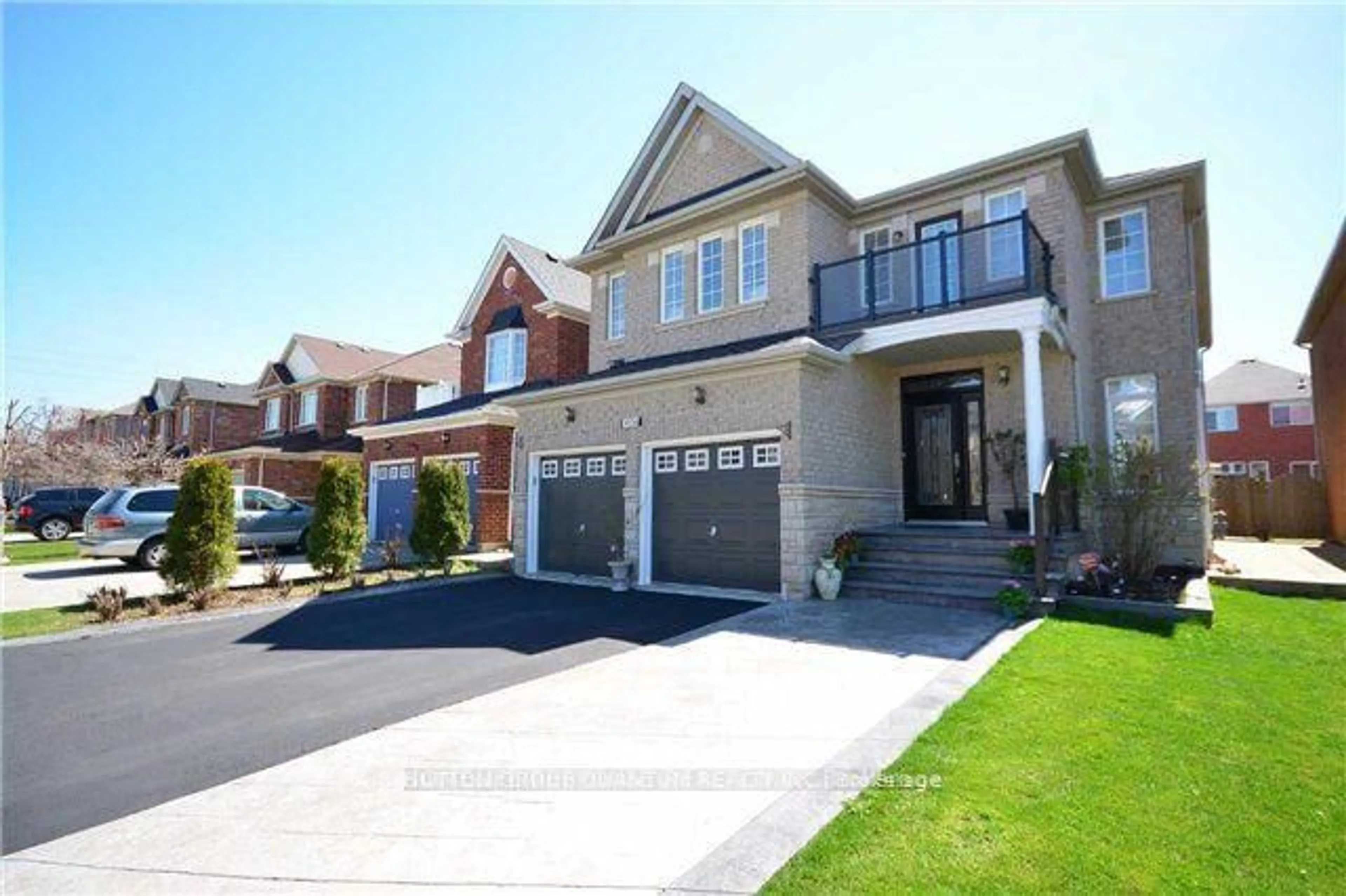 Home with brick exterior material, street for 3036 Hawktail Cres, Mississauga Ontario L5M 6W8
