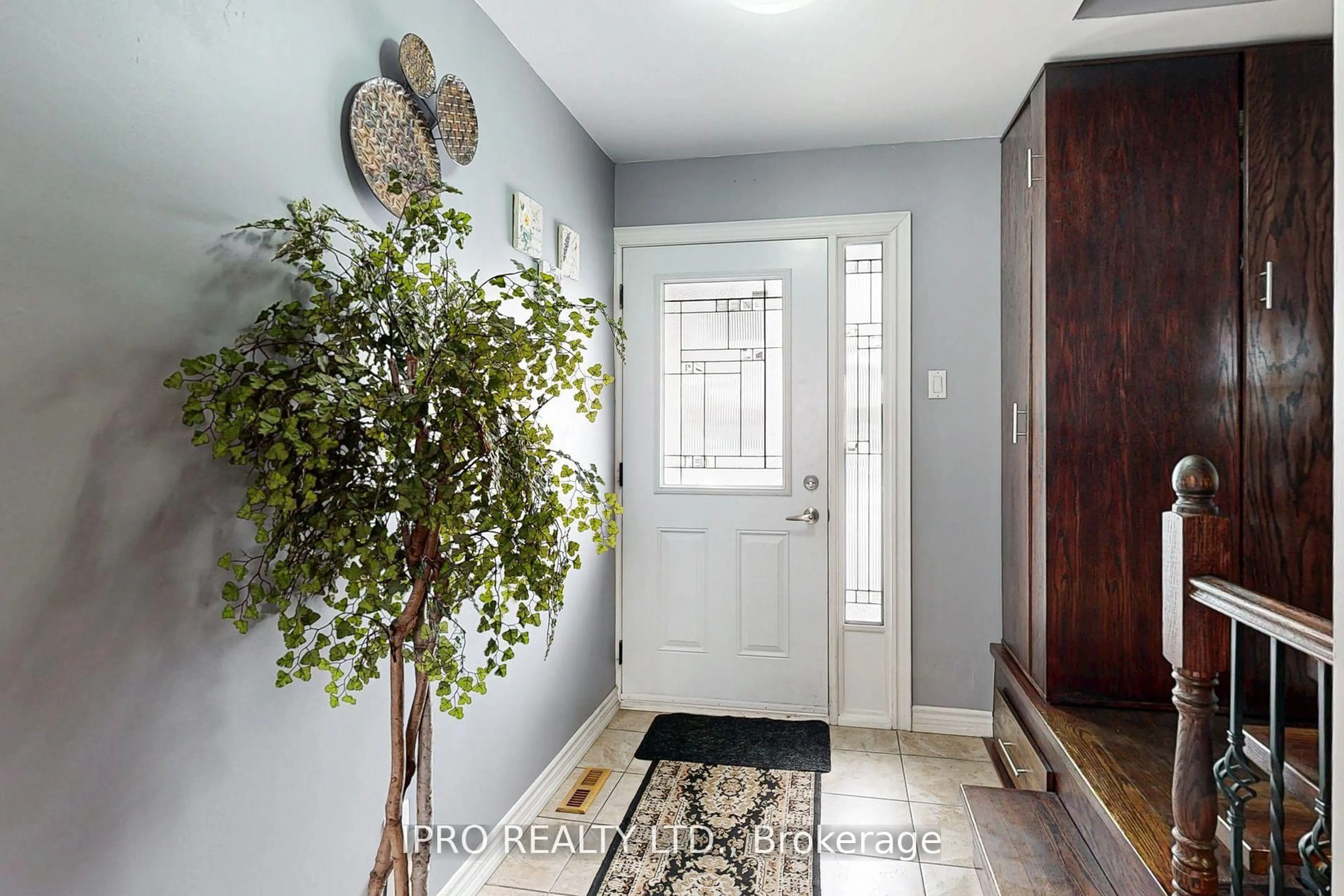 Indoor entryway for 238 Royal Salisbury Way, Brampton Ontario L6V 3H4