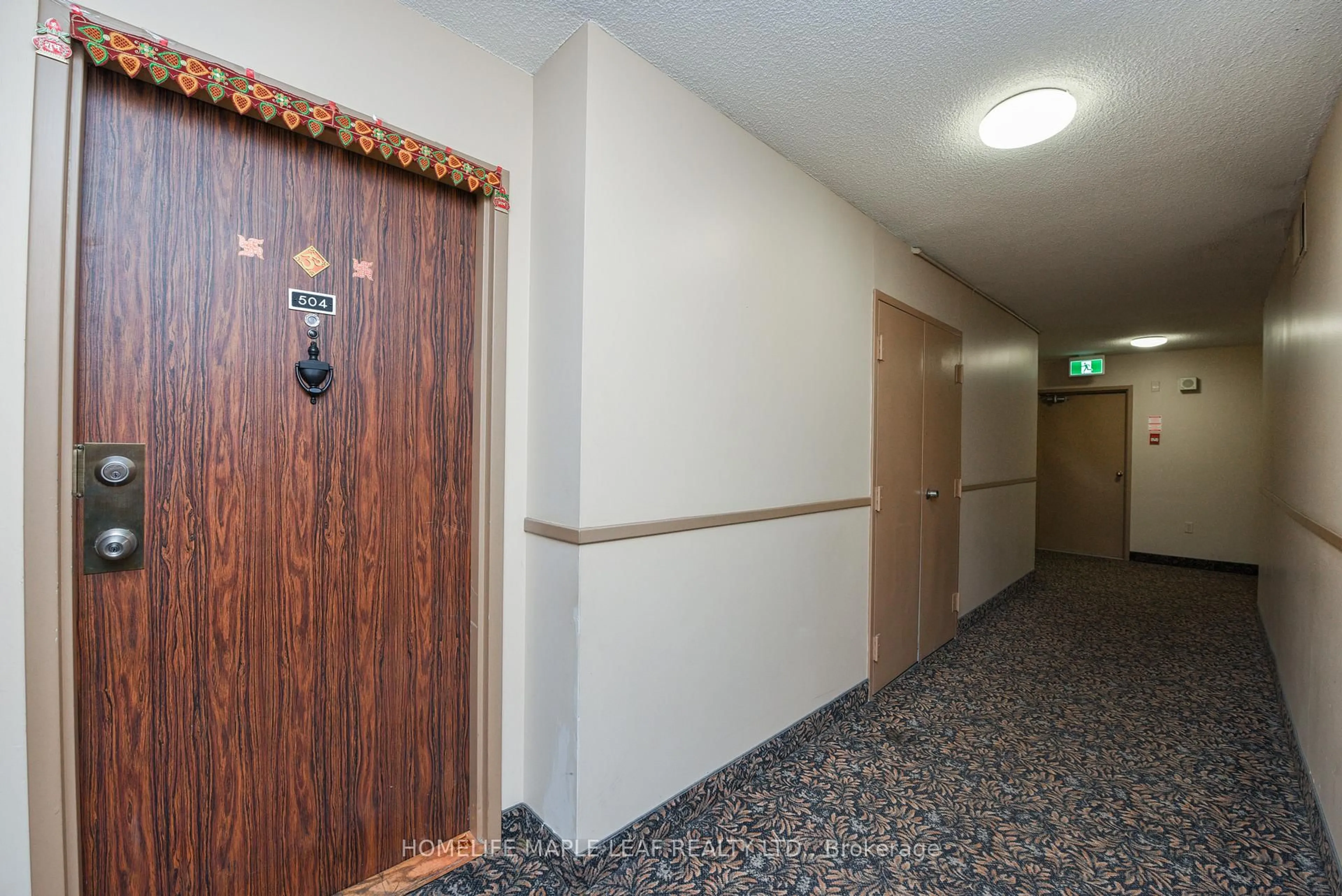 Indoor foyer for 21 Knightsbridge Rd #504, Brampton Ontario L6T 3Y1