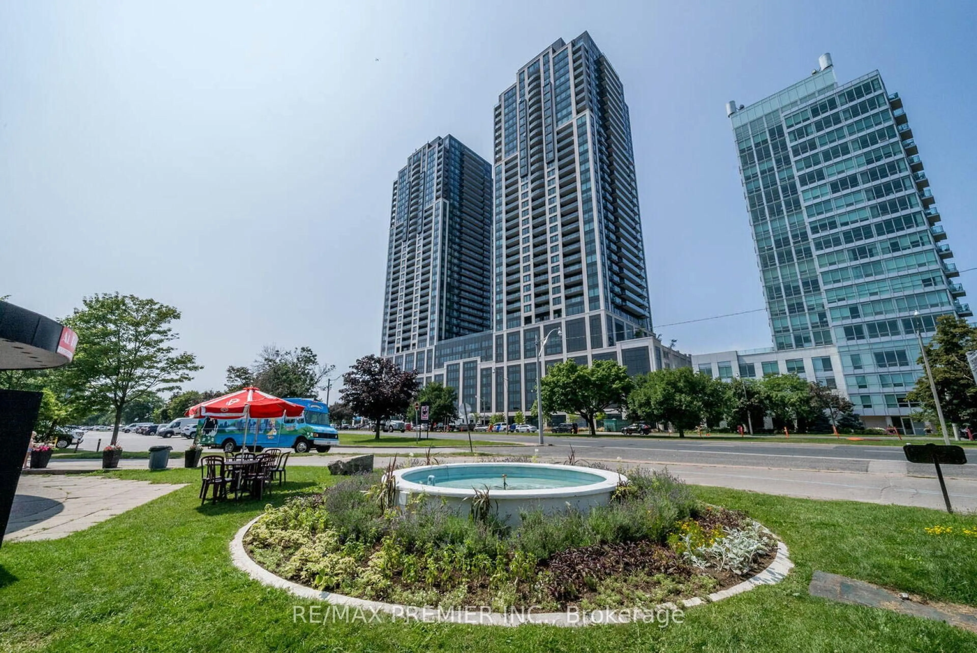 Patio, water/lake/river/ocean view for 1926 Lake Shore Blvd #1817, Toronto Ontario M6S 1A1