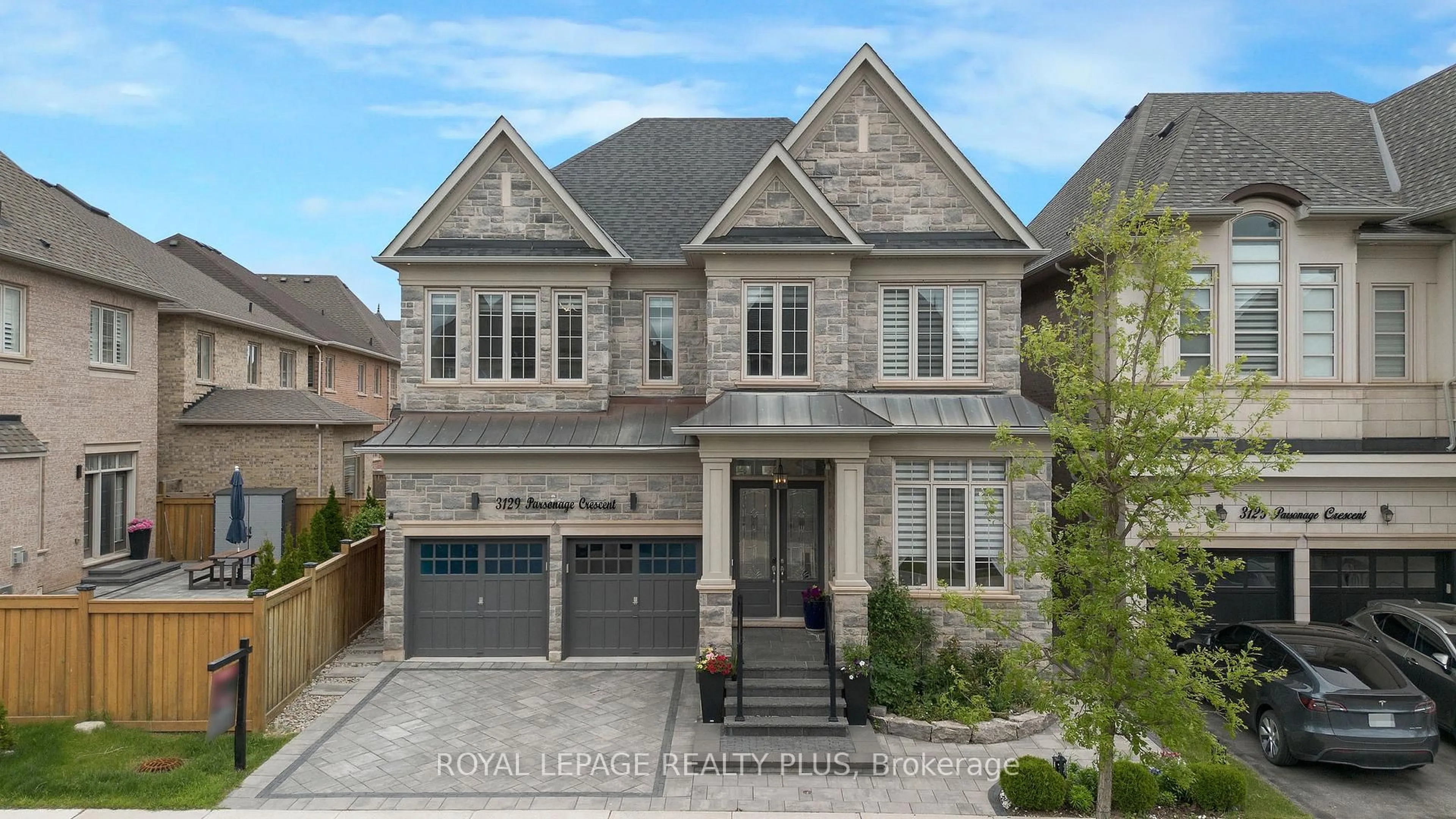Home with brick exterior material, street for 3129 Parsonage Cres, Oakville Ontario L6H 0T9