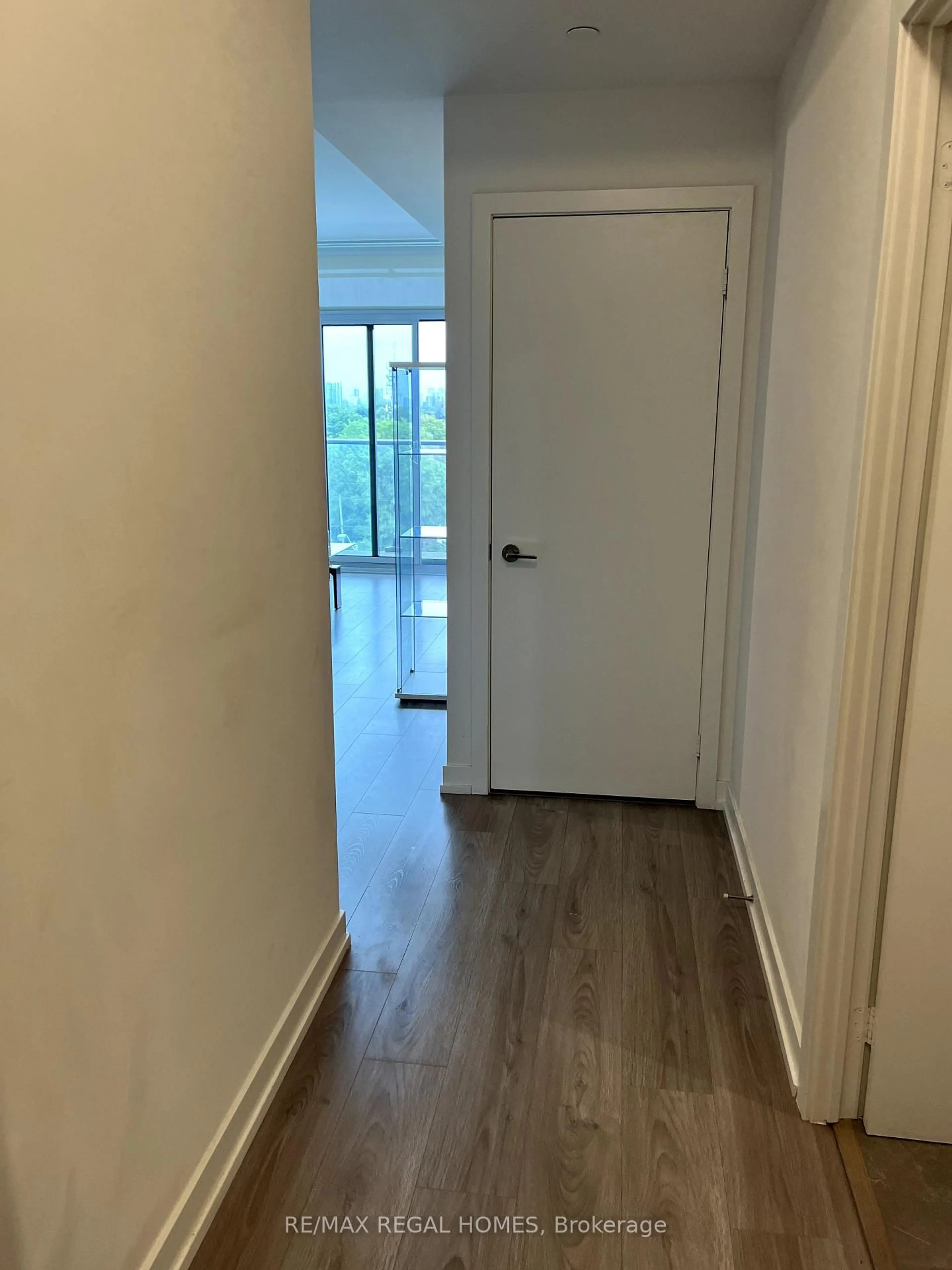 Unknown for 10 De Boers Dr #8, Toronto Ontario M3J 0H1