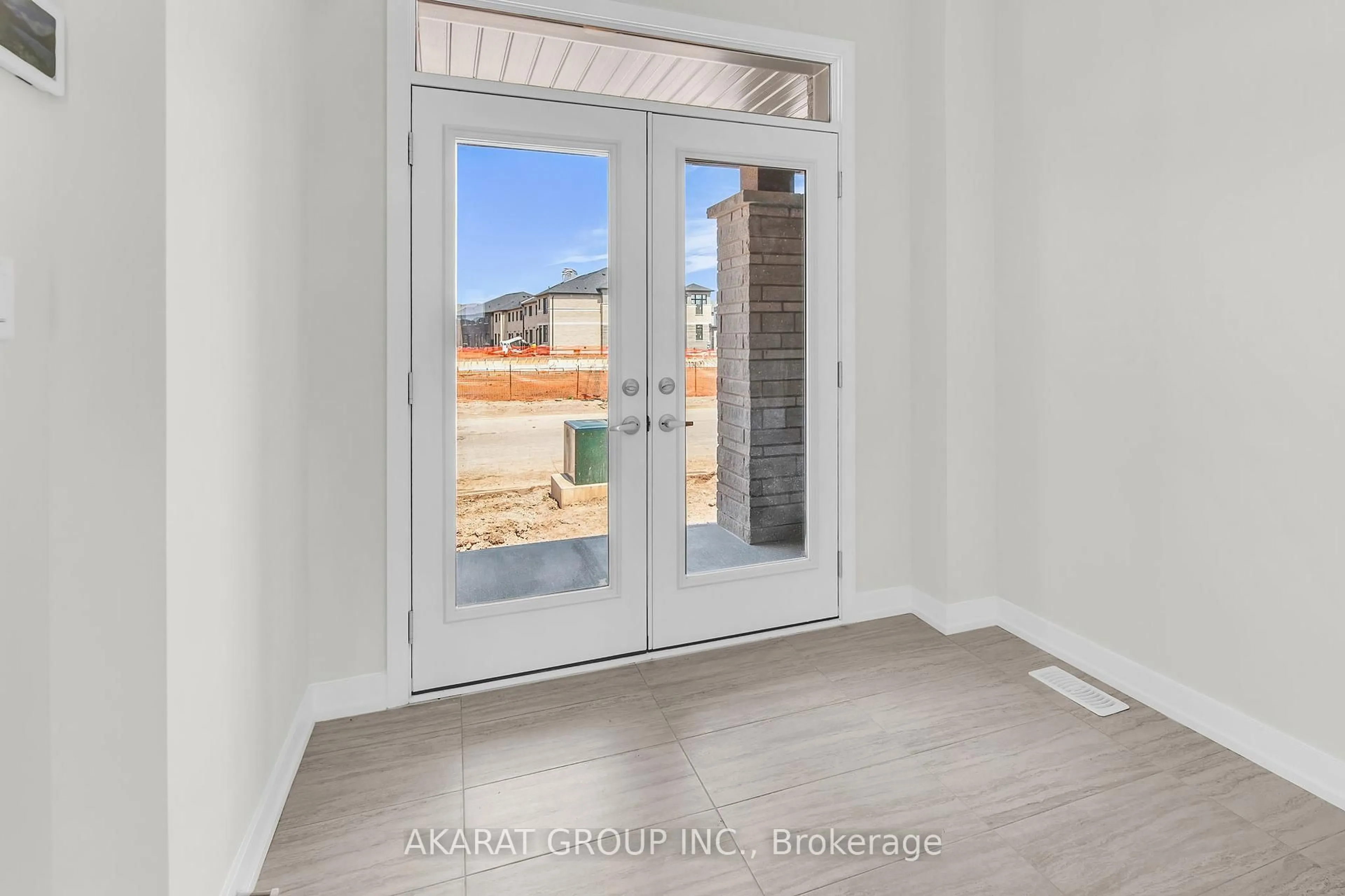 Indoor entryway for 1166 Tanbark Ave, Oakville Ontario L6H 8C4