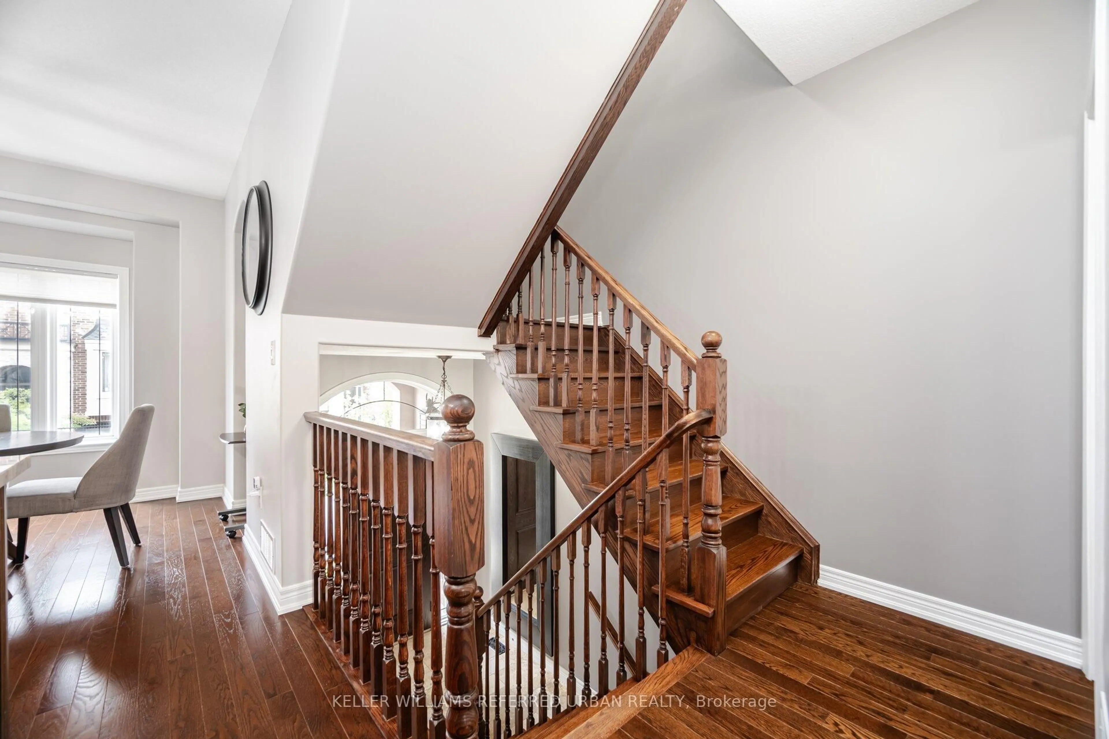 Stairs for 1004 Lindley Common, Burlington Ontario L7T 2C7
