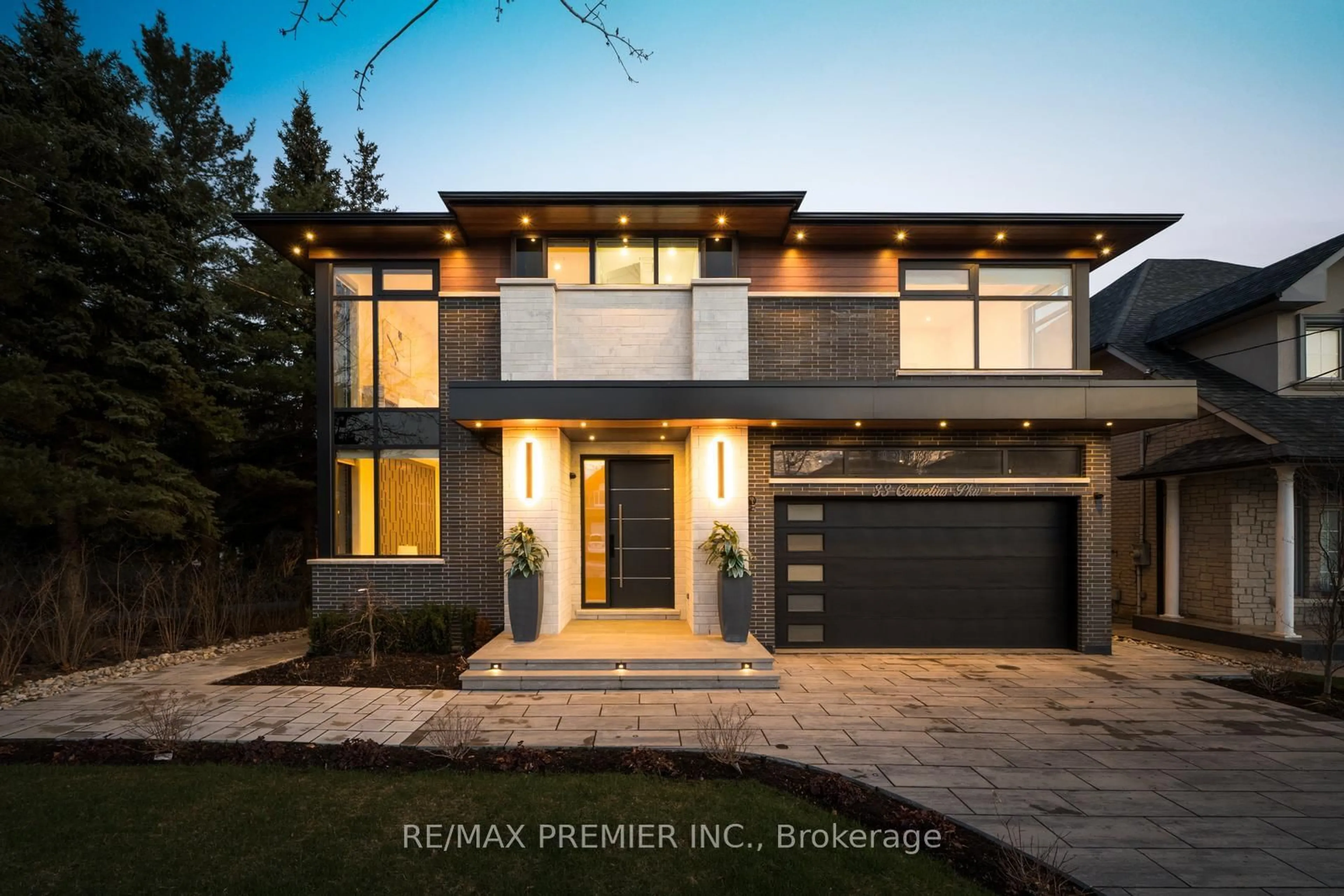 Home with brick exterior material, street for 33 Cornelius Pkwy, Toronto Ontario M6L 2K2