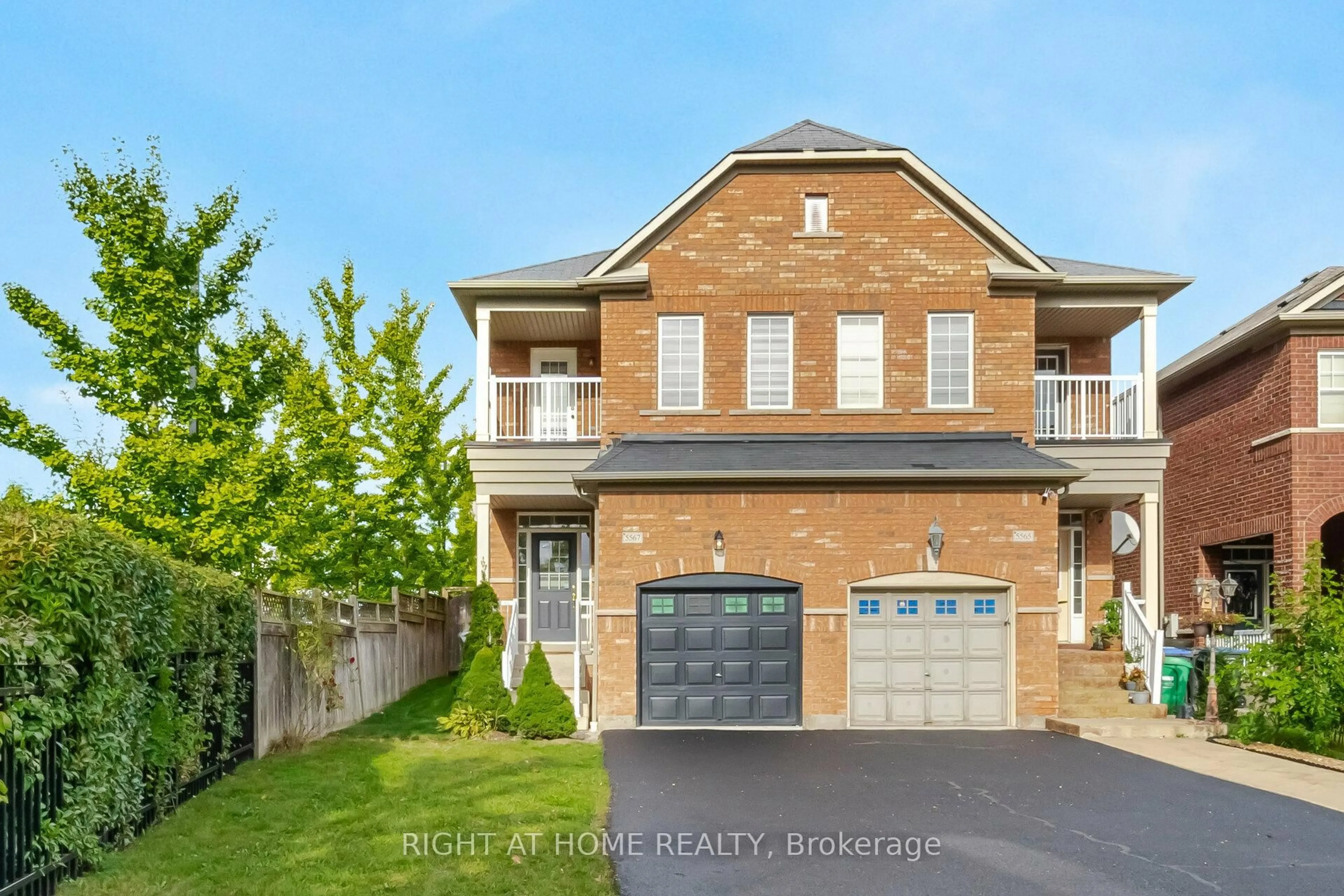 Home with brick exterior material, street for 5567 Bonnie St, Mississauga Ontario L5M 0N7