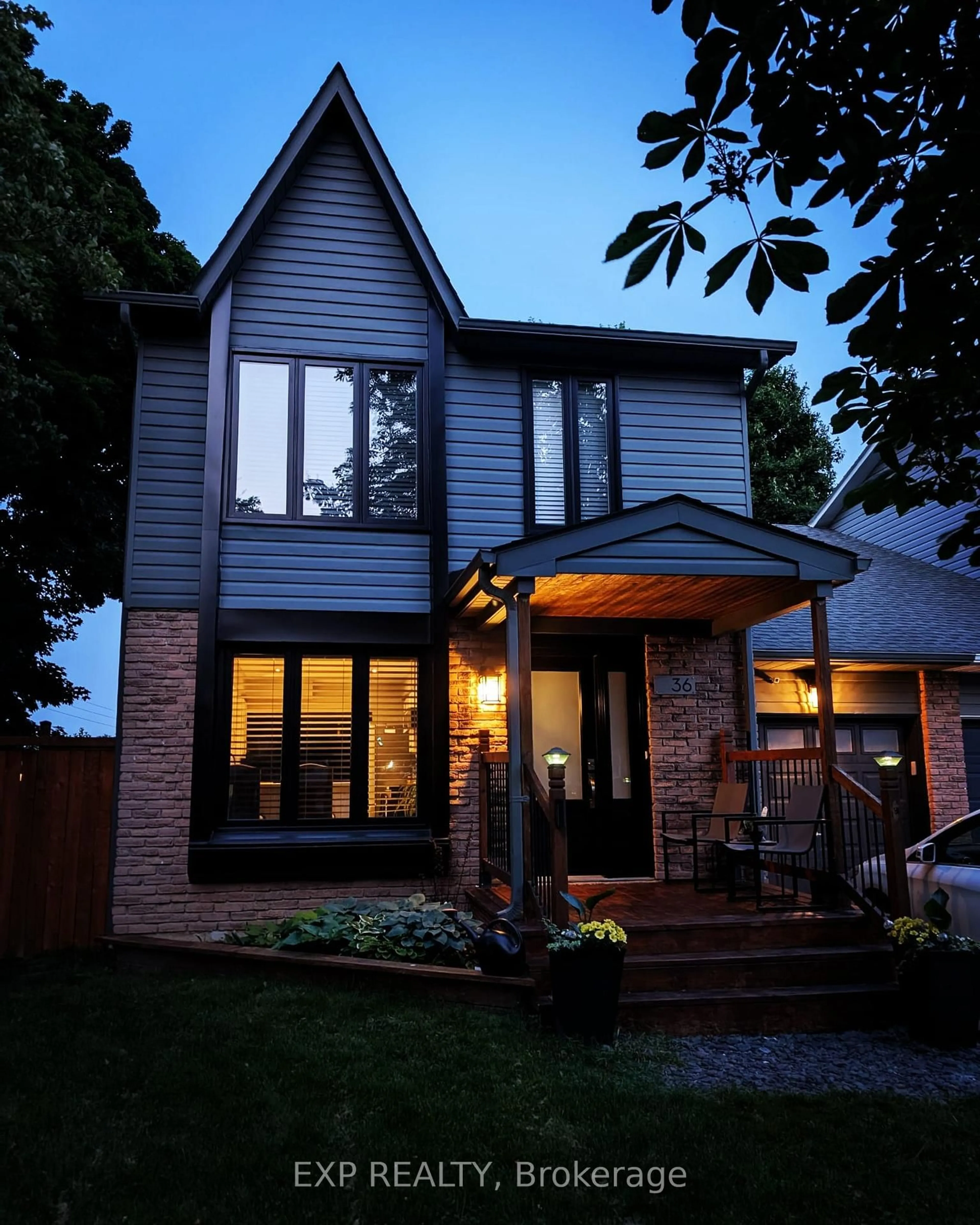 Home with brick exterior material, street for 36 Lansing Sq, Brampton Ontario L6Z 1E6