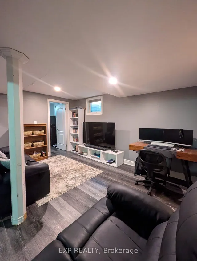 Additional property image - 36 Lansing Sq
