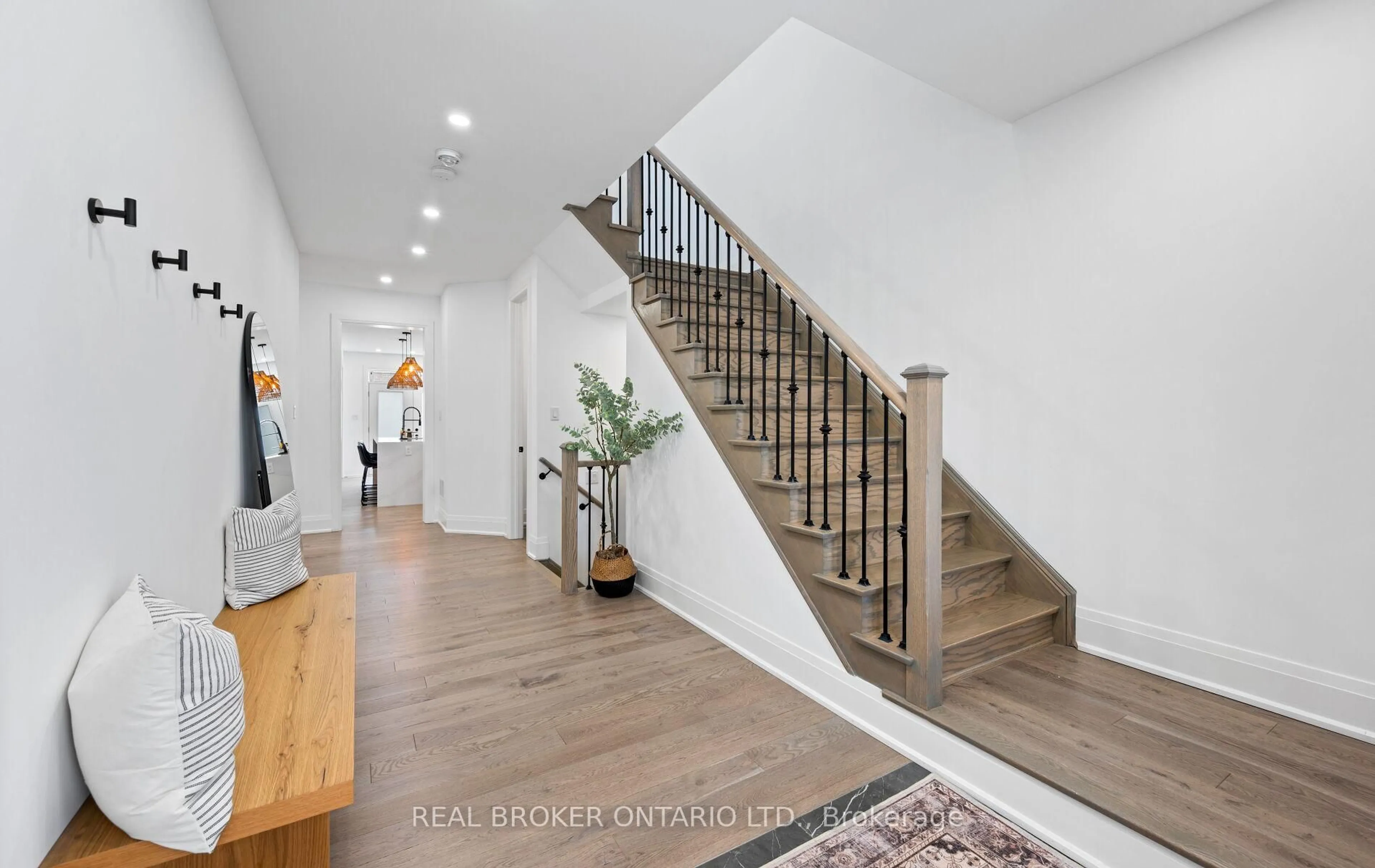 Indoor entryway for 547 Veterans Dr, Brampton Ontario L7A 5A6