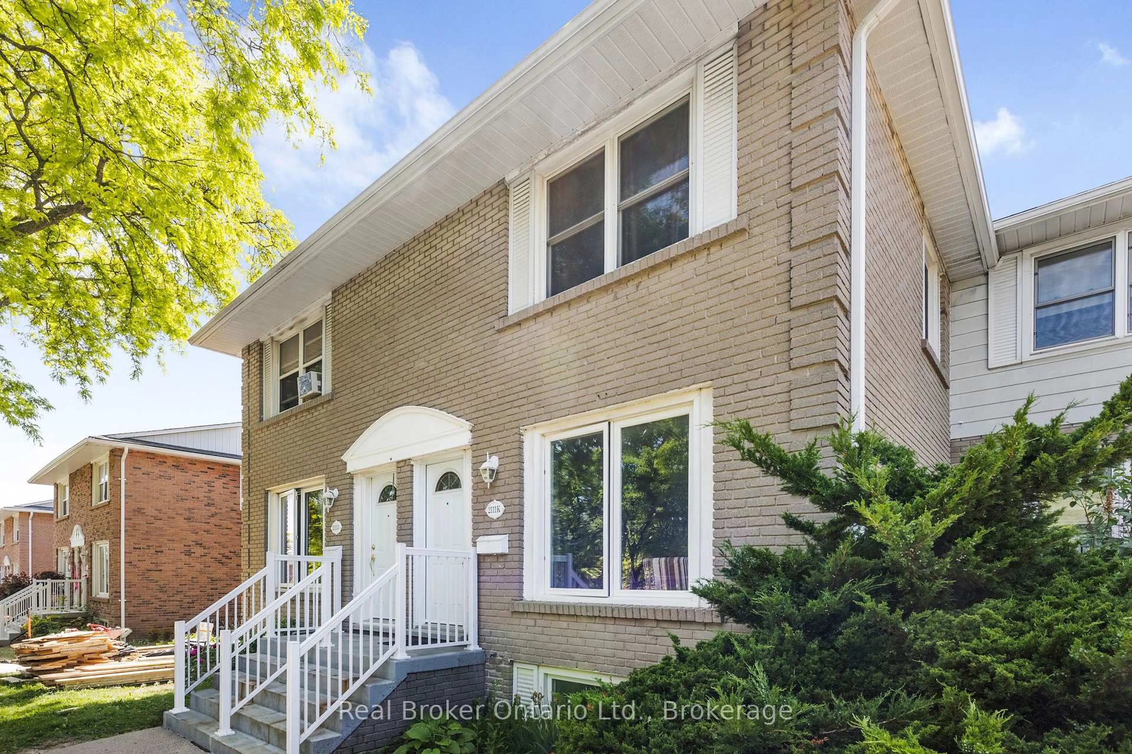 Home with brick exterior material, street for 2111 Meadowbrook Rd #k, Burlington Ontario L7P 2A5
