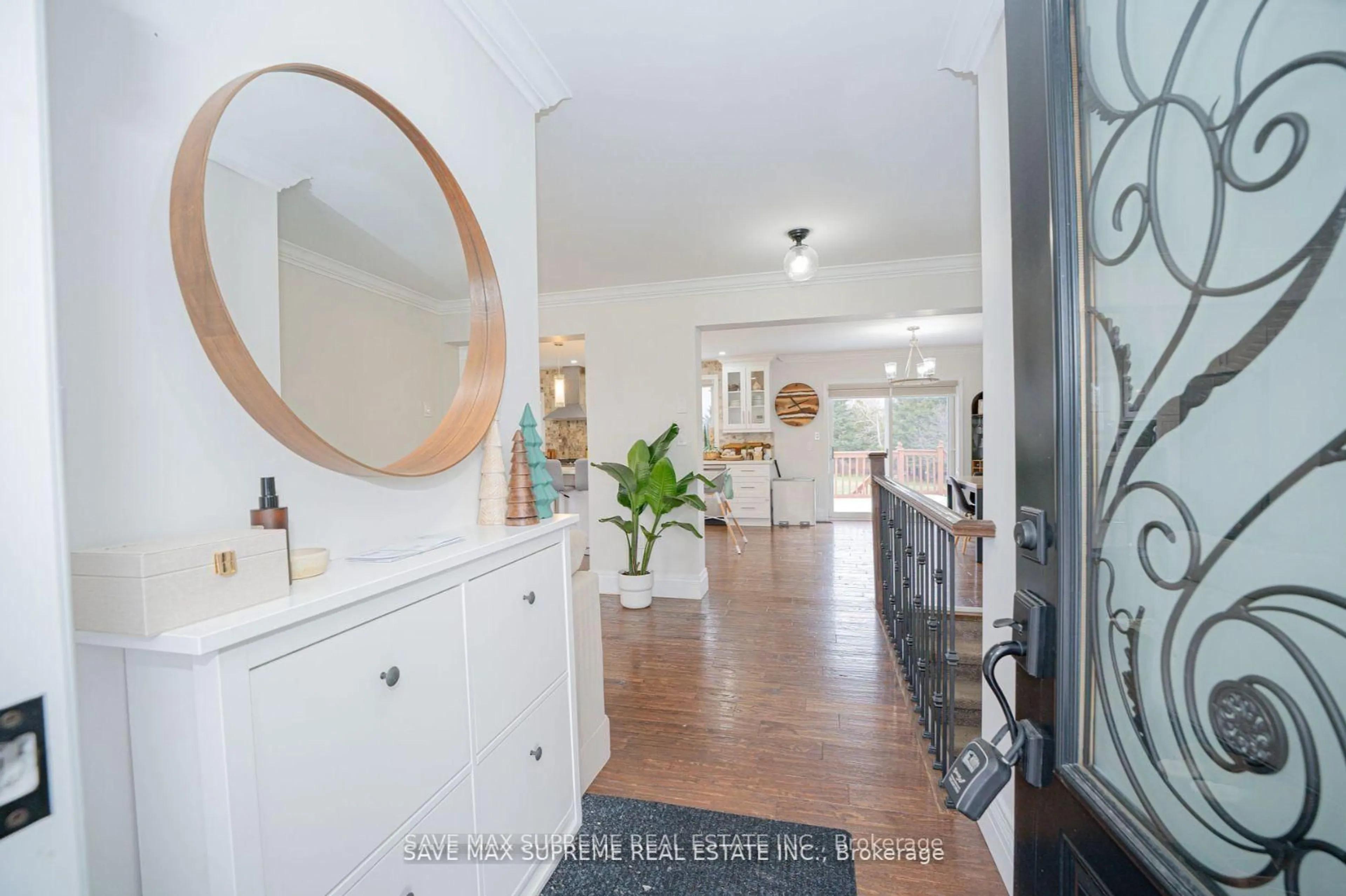 Indoor entryway for 18819 Kennedy Rd, Caledon Ontario L7K 1Y8