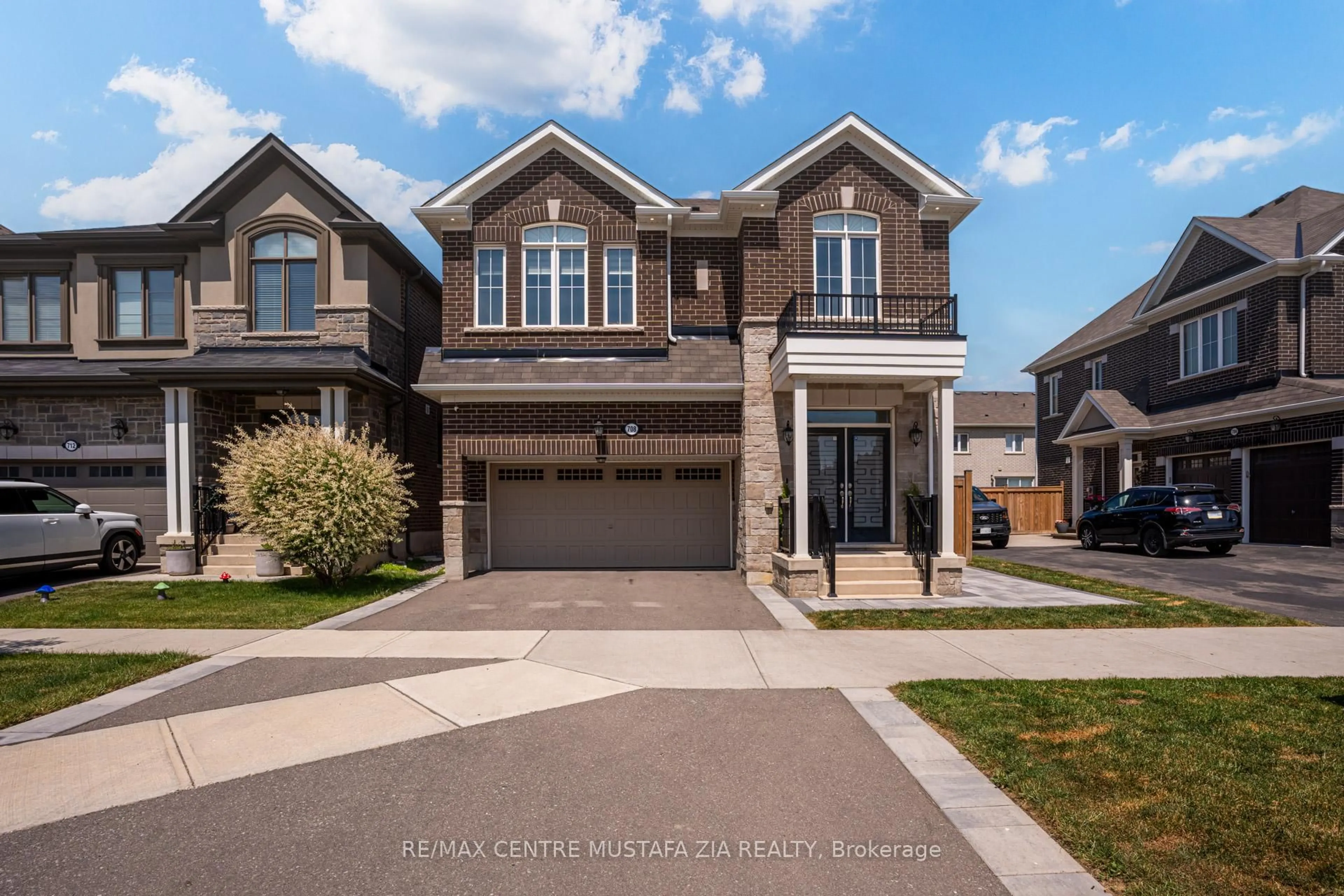 Home with brick exterior material, street for 708 Kennedy Circ, Milton Ontario L9E 1R9