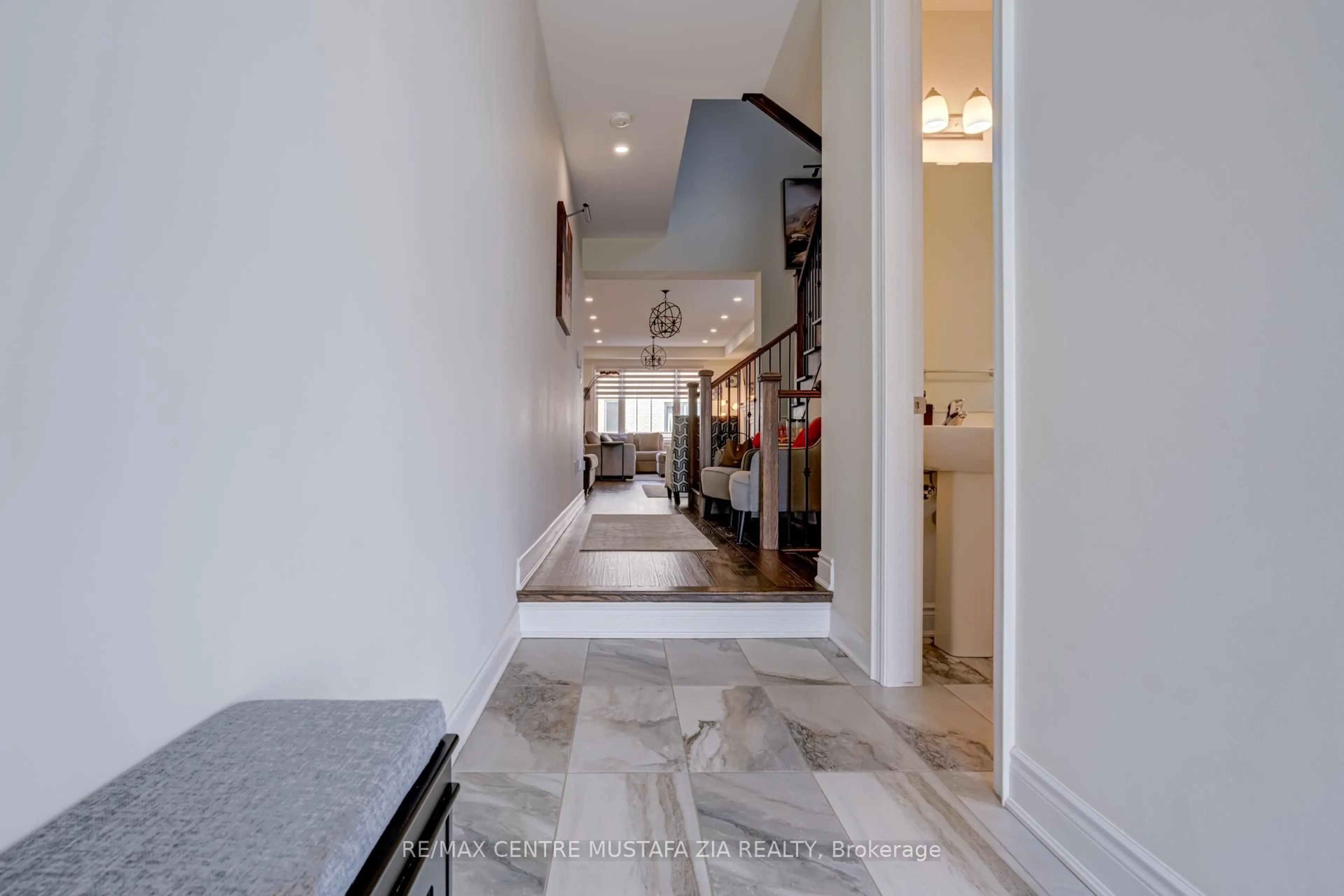 Indoor foyer for 708 Kennedy Circ, Milton Ontario L9E 1R9