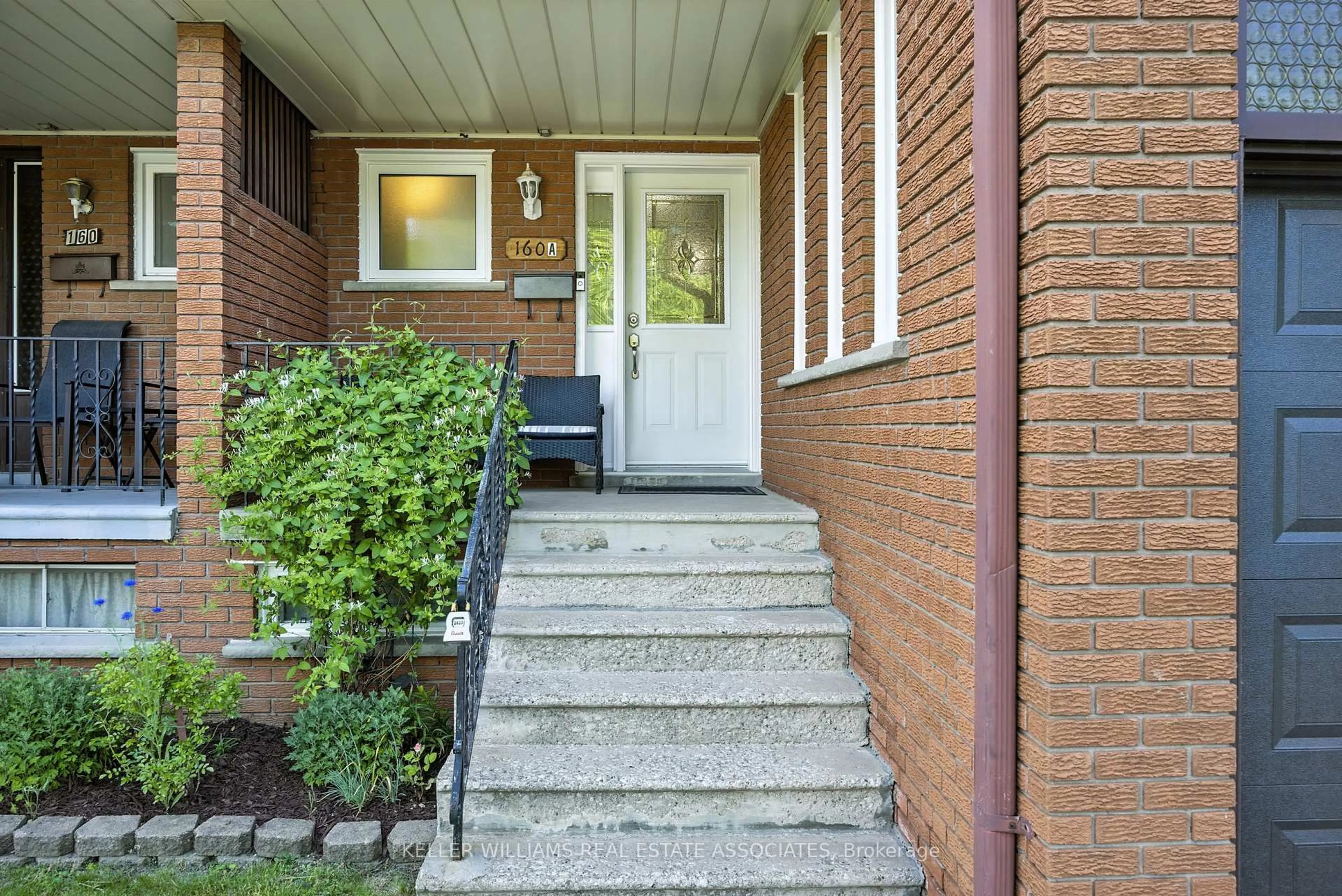 Unknown for 160 Sheldon Ave #A, Toronto Ontario M8W 4L6