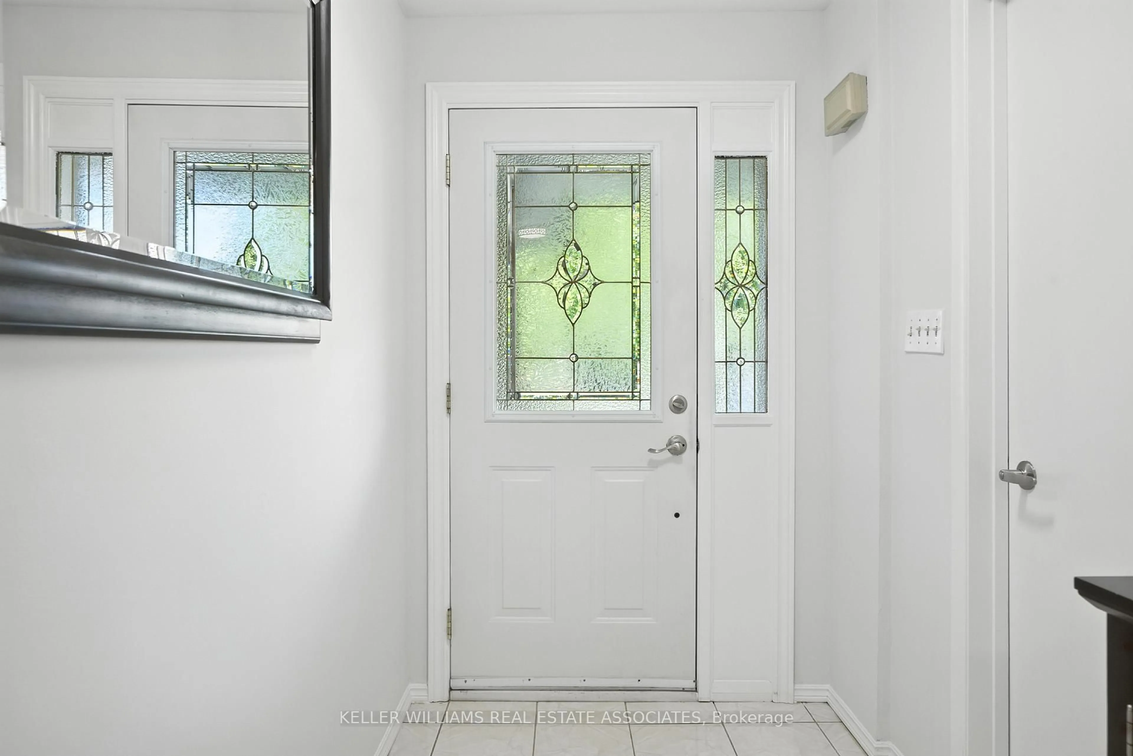 Indoor entryway for 160 Sheldon Ave #A, Toronto Ontario M8W 4L6
