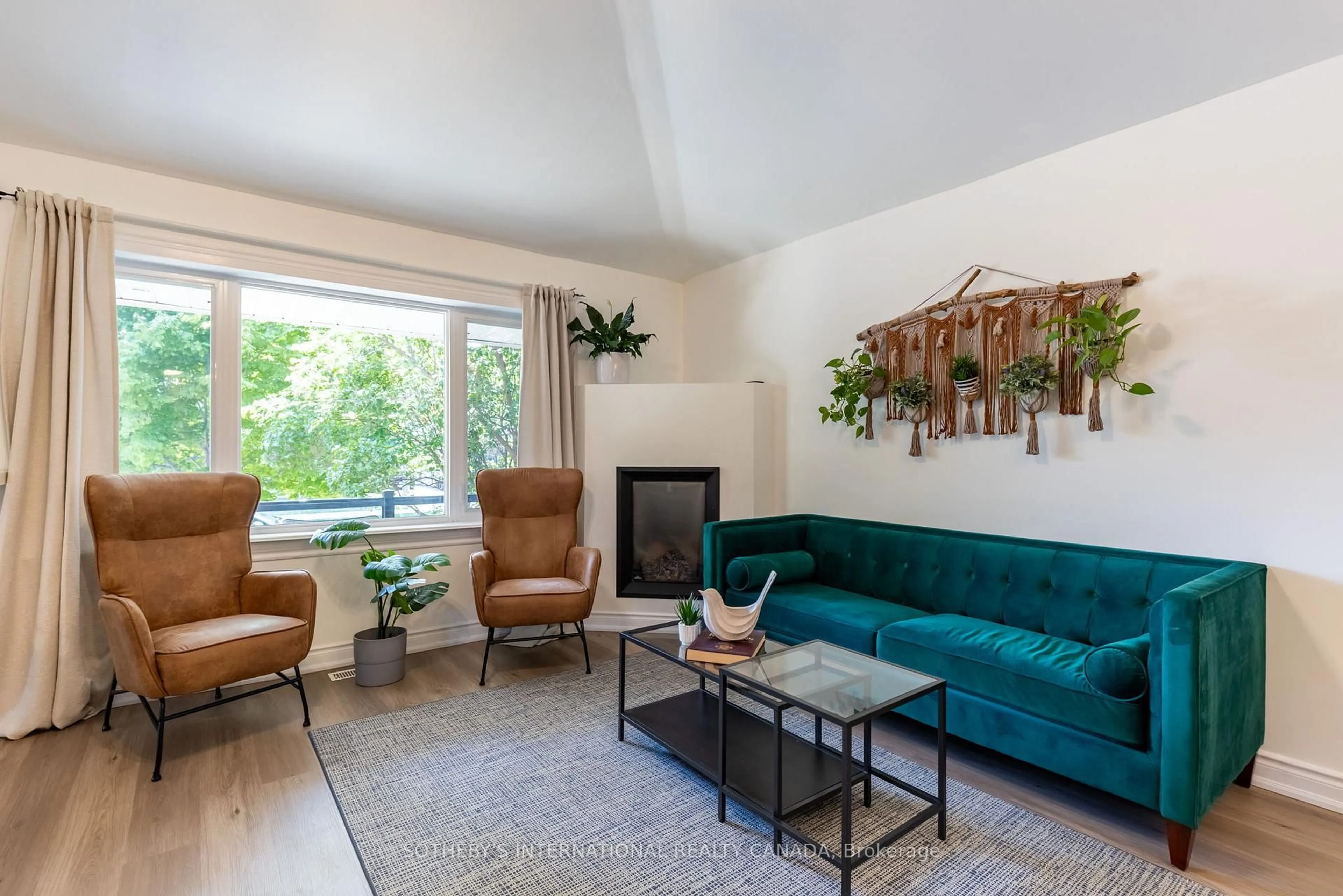 Living room with furniture, unknown for 37 Culnan Ave, Toronto Ontario M8Z 5B1