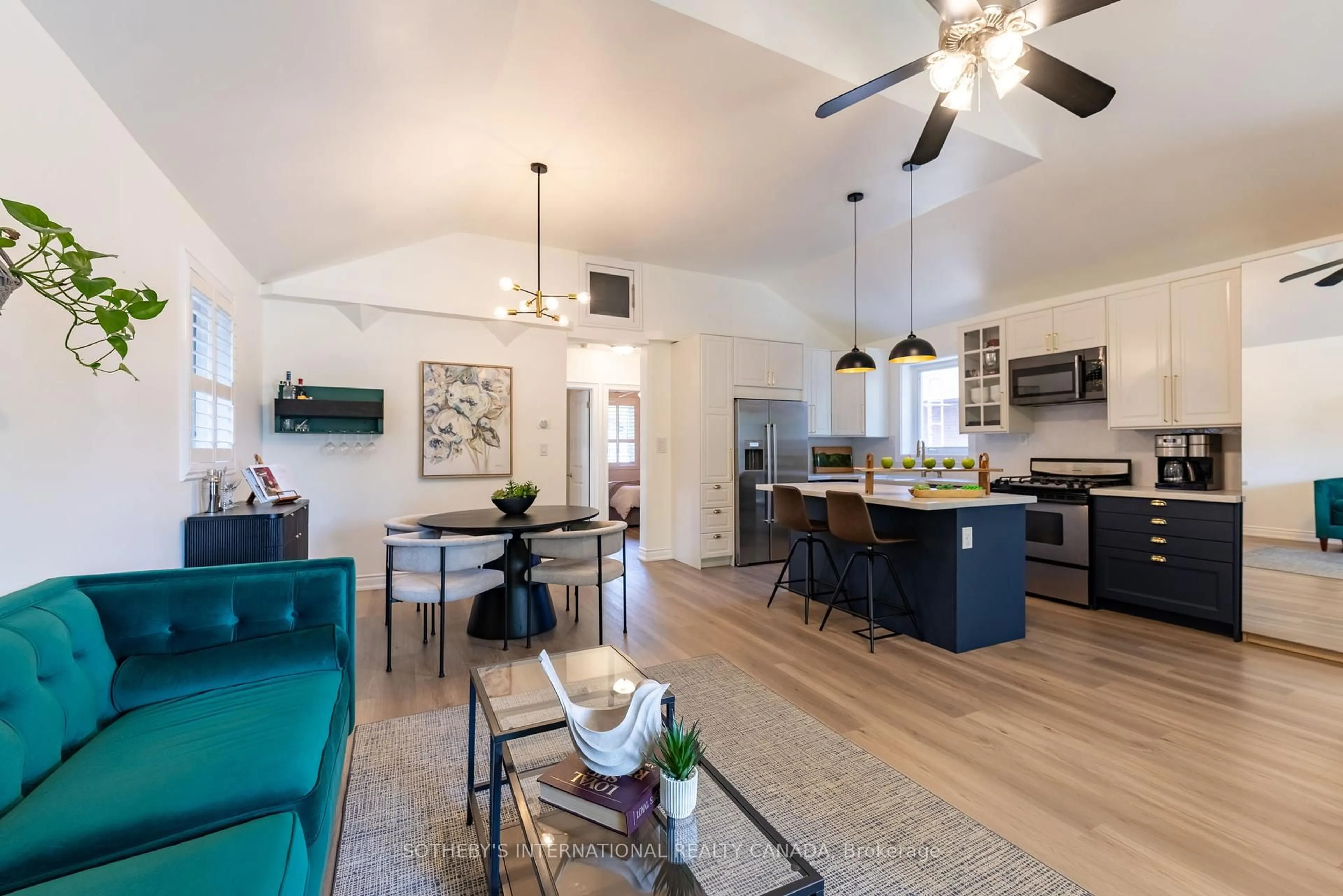 Open concept kitchen, unknown for 37 Culnan Ave, Toronto Ontario M8Z 5B1