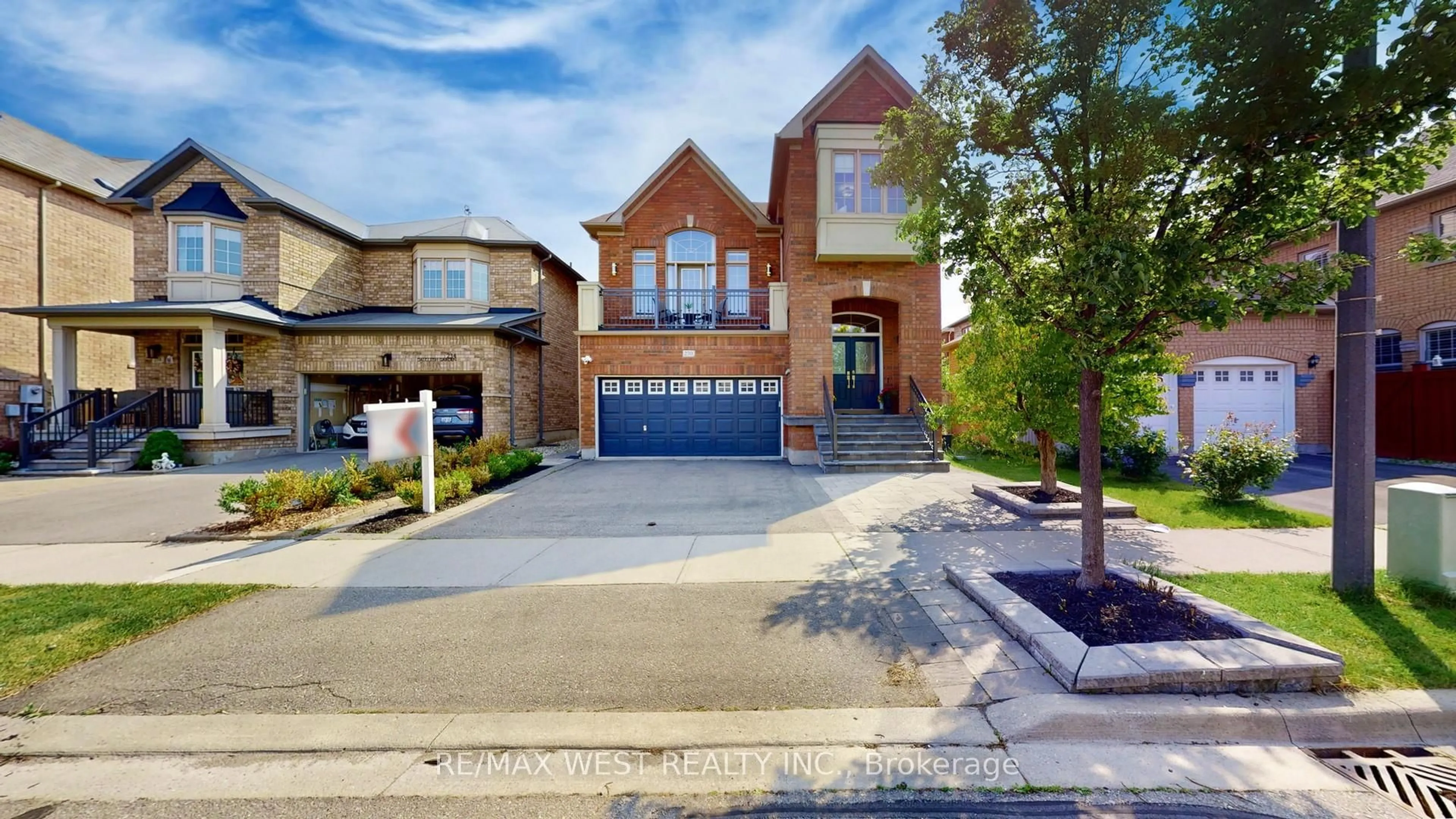 Home with brick exterior material, street for 230 Dalgleish Gdns, Milton Ontario L9T 6Z8