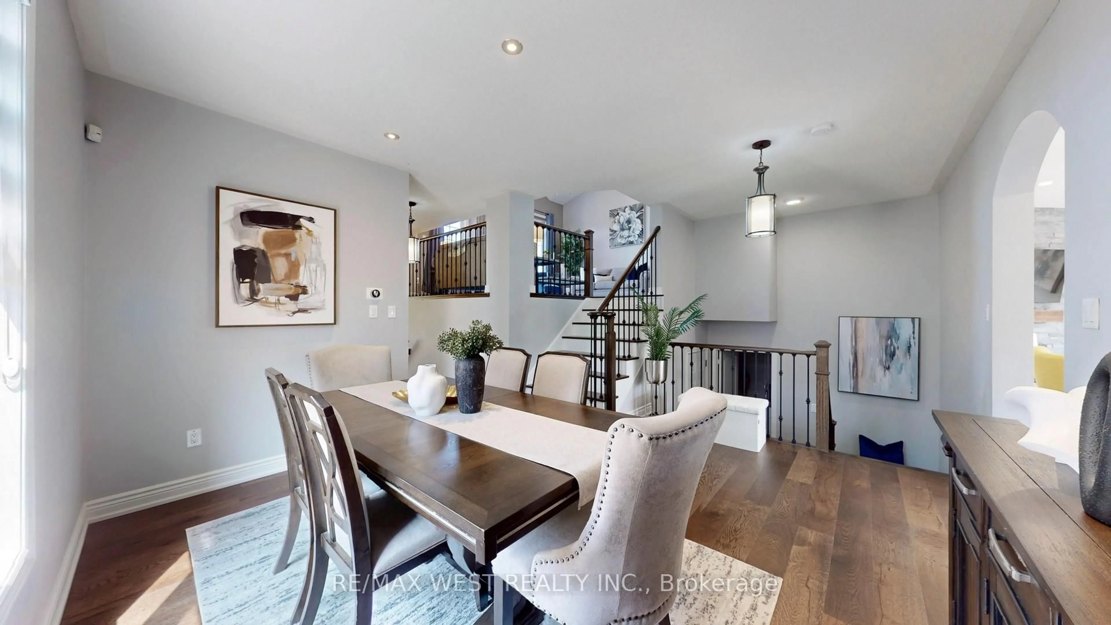 Dining room, wood/laminate floor for 230 Dalgleish Gdns, Milton Ontario L9T 6Z8