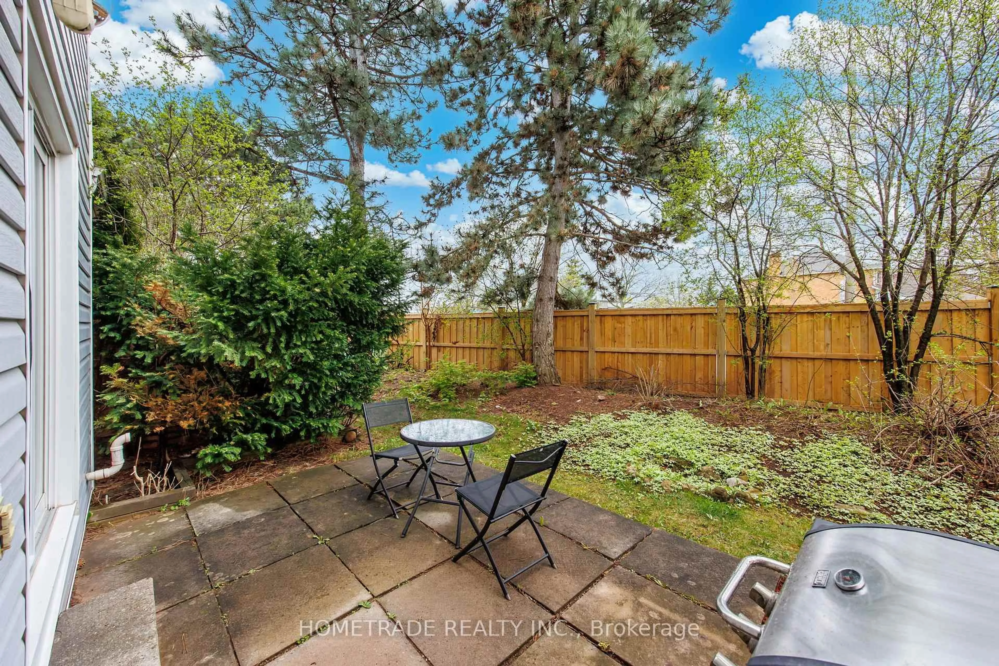 Patio, forest/trees view for 2021 Sixth Line #3, Oakville Ontario L6H 4S2