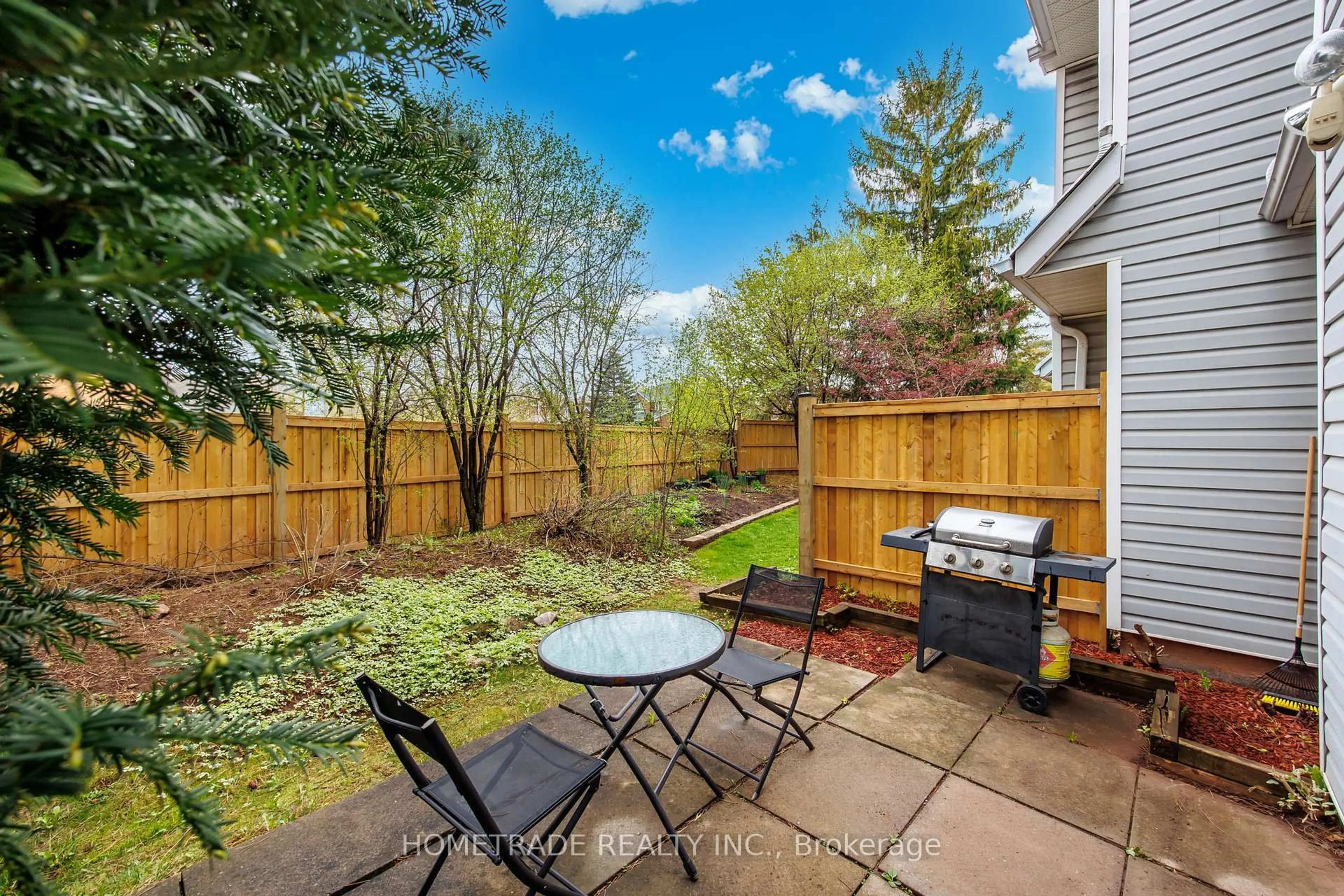 Patio, street for 2021 Sixth Line #3, Oakville Ontario L6H 4S2