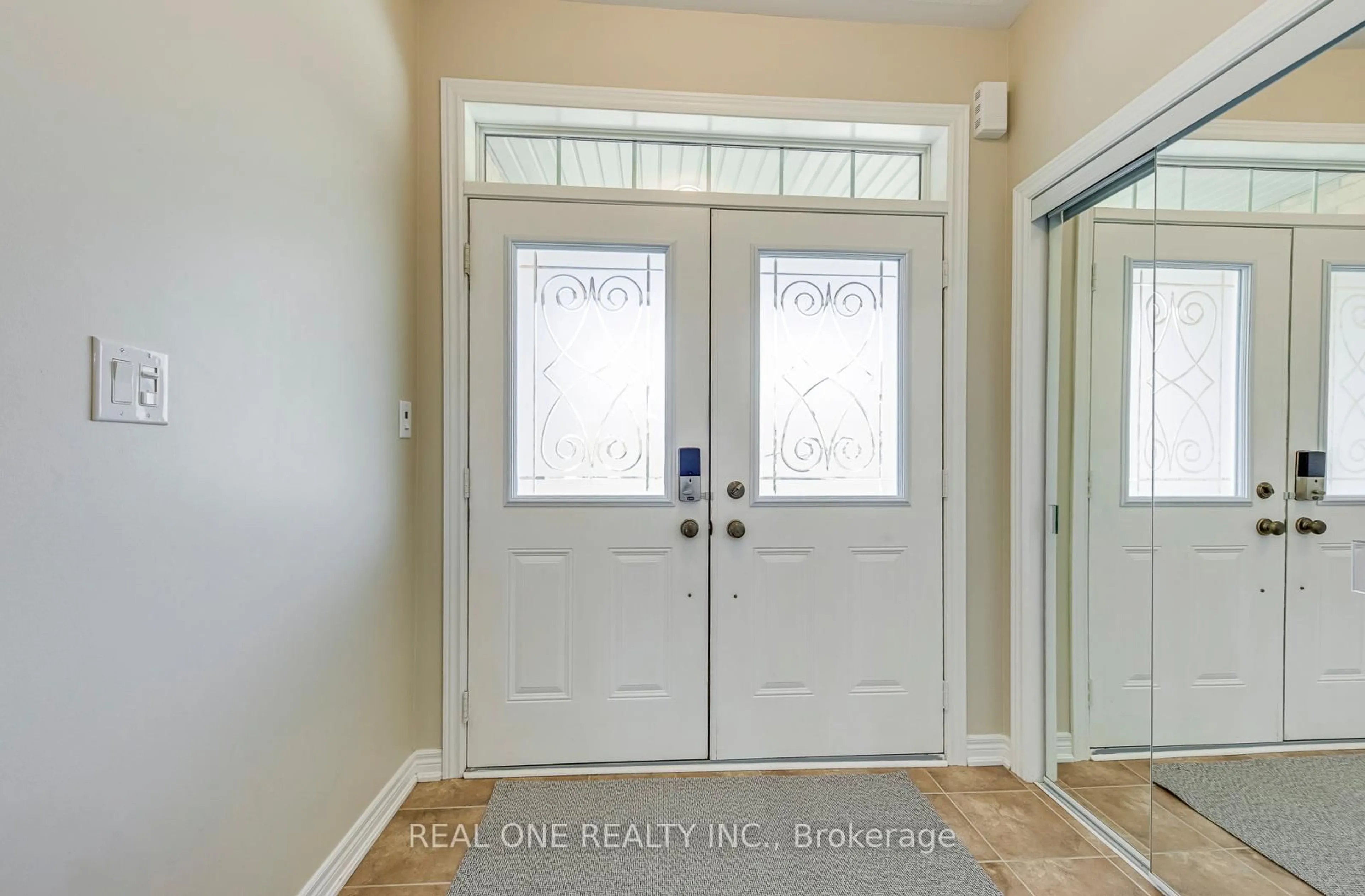 Indoor entryway for 3133 Hiram Terr, Oakville Ontario L6M 0P7
