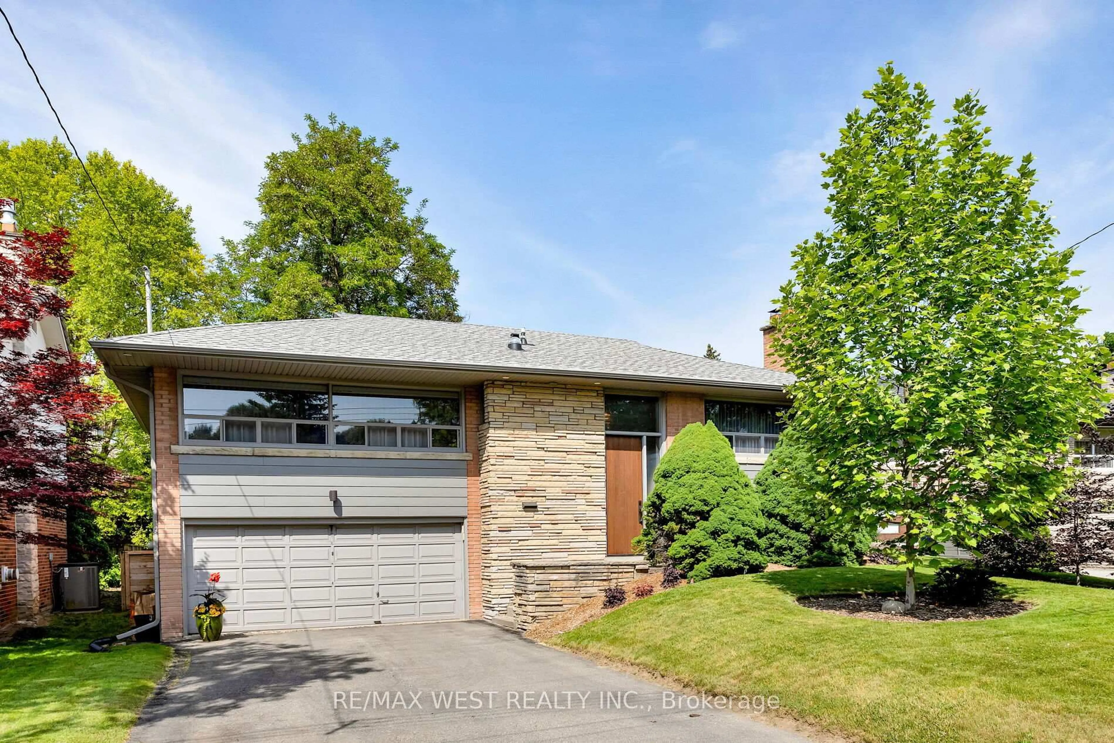 Home with brick exterior material, street for 10 Vanellan Crt, Toronto Ontario M8Z 4A5