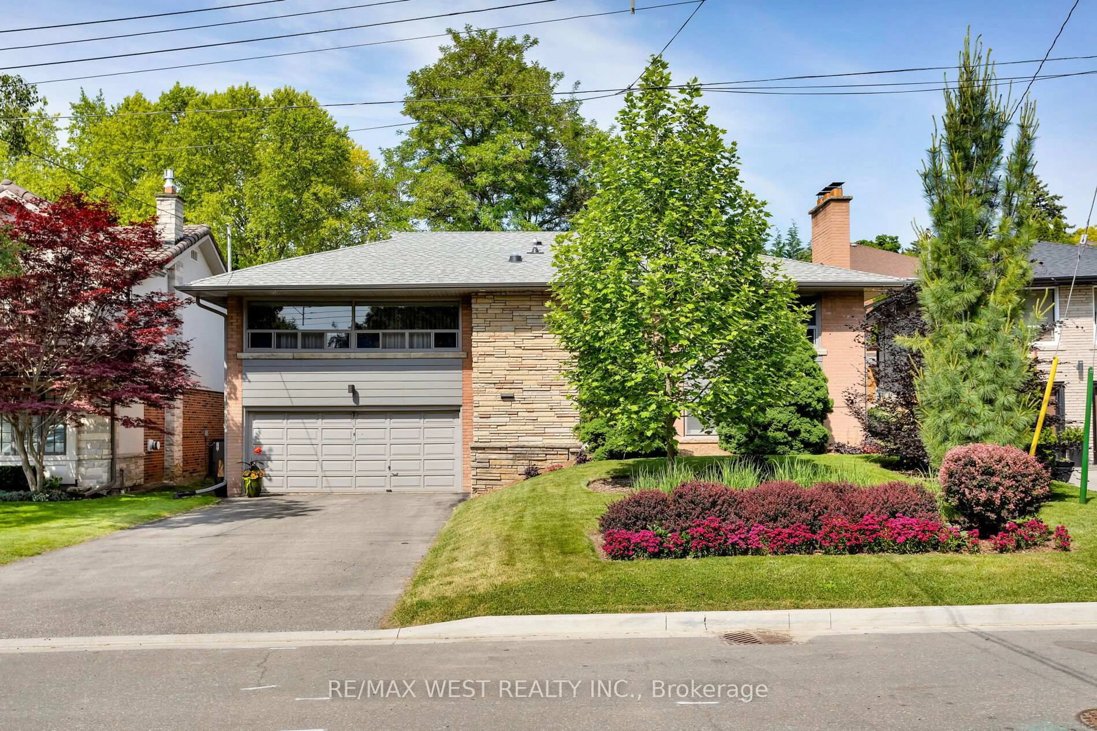 Home with brick exterior material, street for 10 Vanellan Crt, Toronto Ontario M8Z 4A5