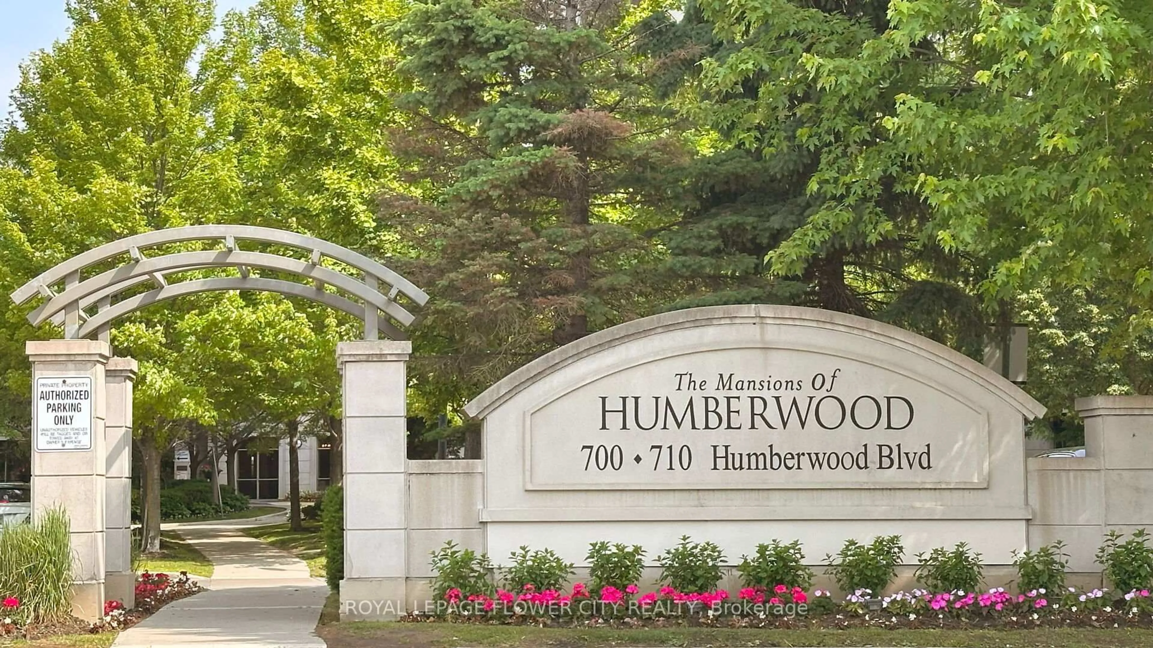 Indoor foyer for 700 Humberwood Blvd #2423, Toronto Ontario M9W 7J4