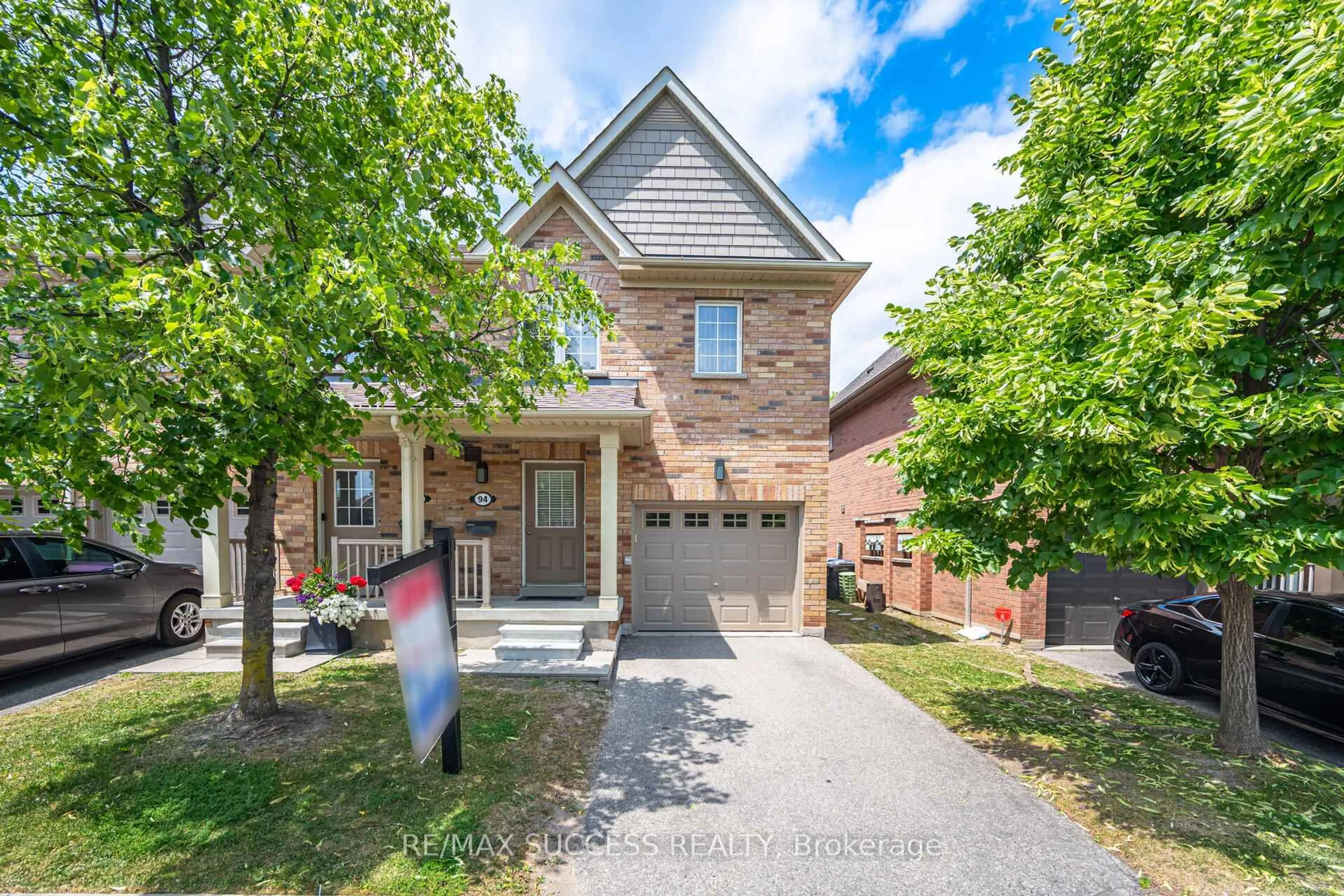 Home with brick exterior material, street for 5255 Palmetto Pl #94, Mississauga Ontario L5M 0L8