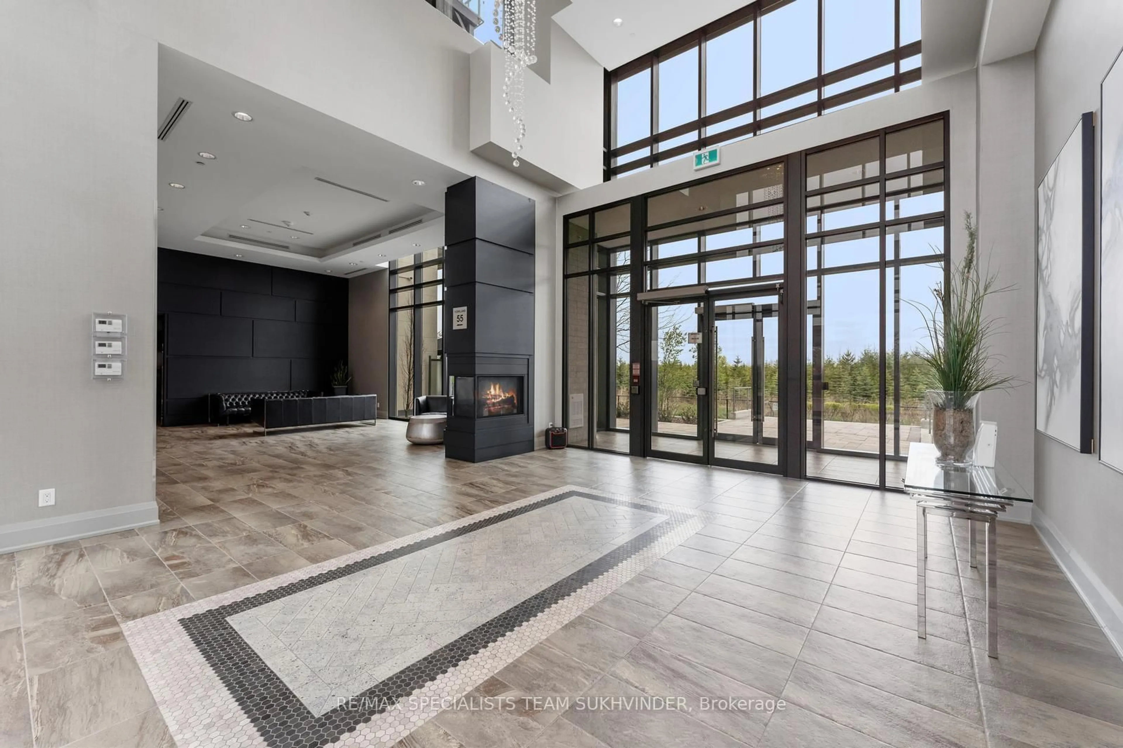 Indoor foyer for 55 Yorkland Blvd #107, Brampton Ontario L6P 4K9