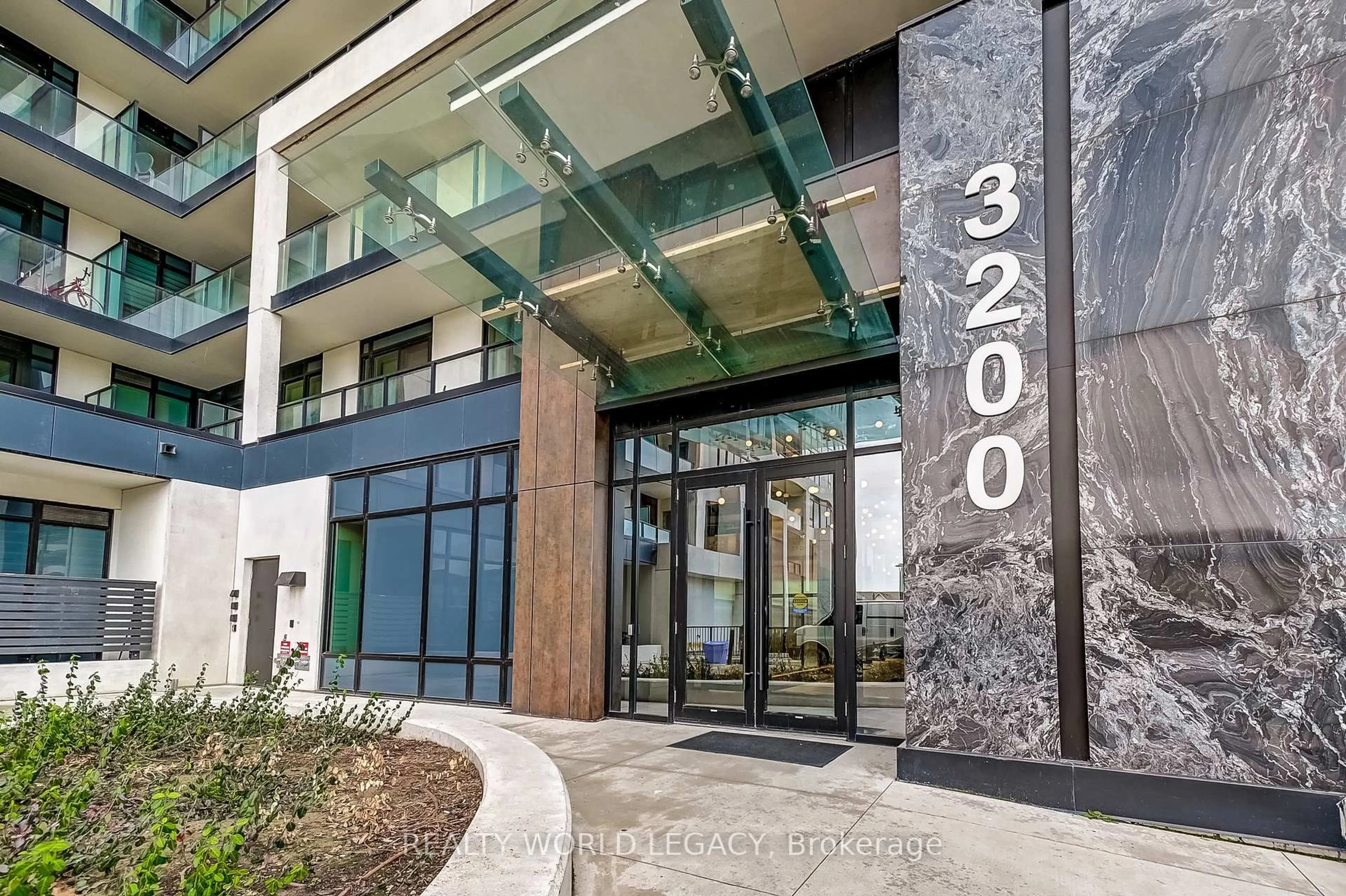 Indoor foyer for 3200 William Coltson Ave #401, Oakville Ontario L6H 7W6
