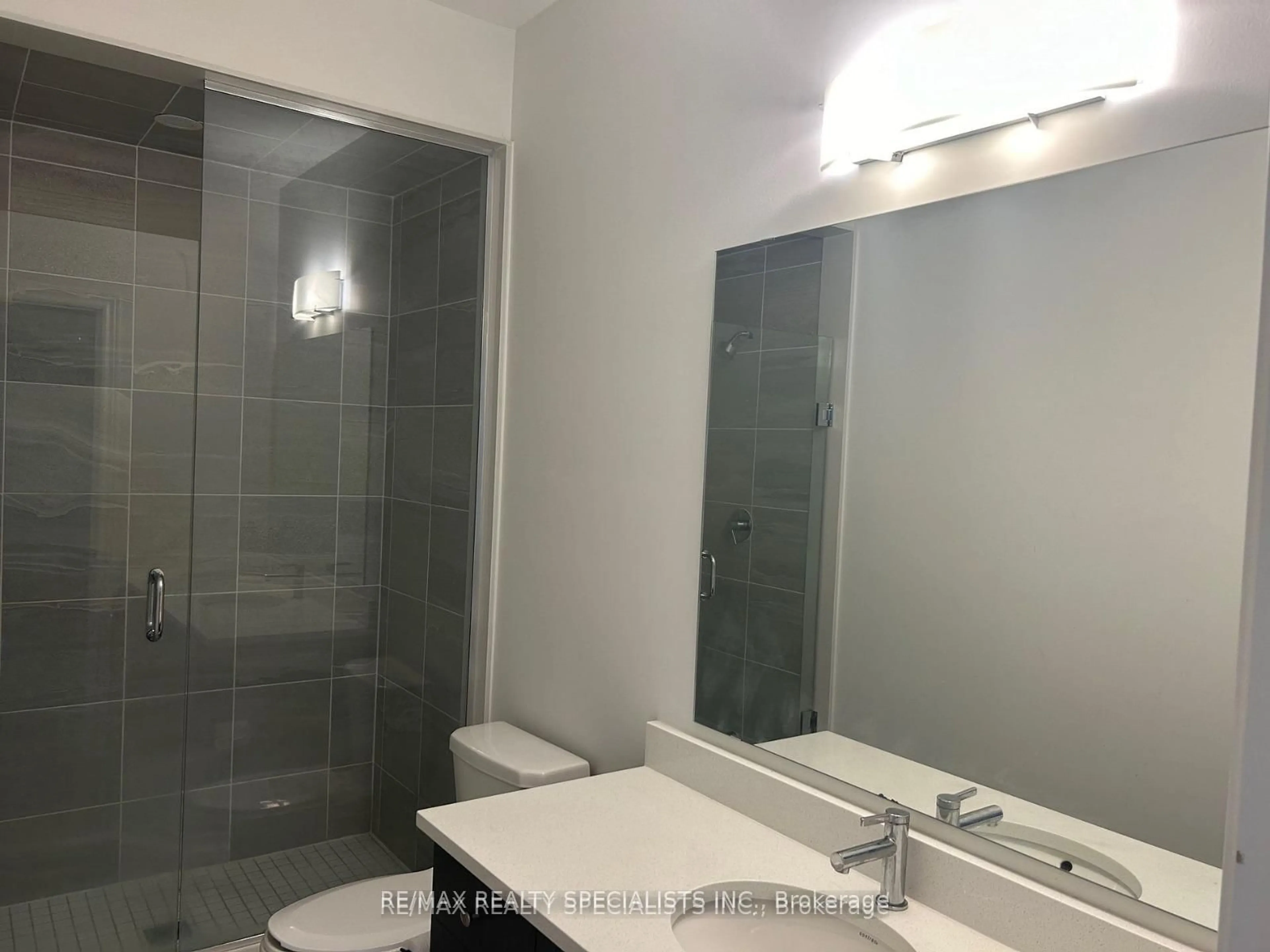 Standard bathroom, unknown for 26 Clermiston Cres #39, Brampton Ontario L6R 4C7