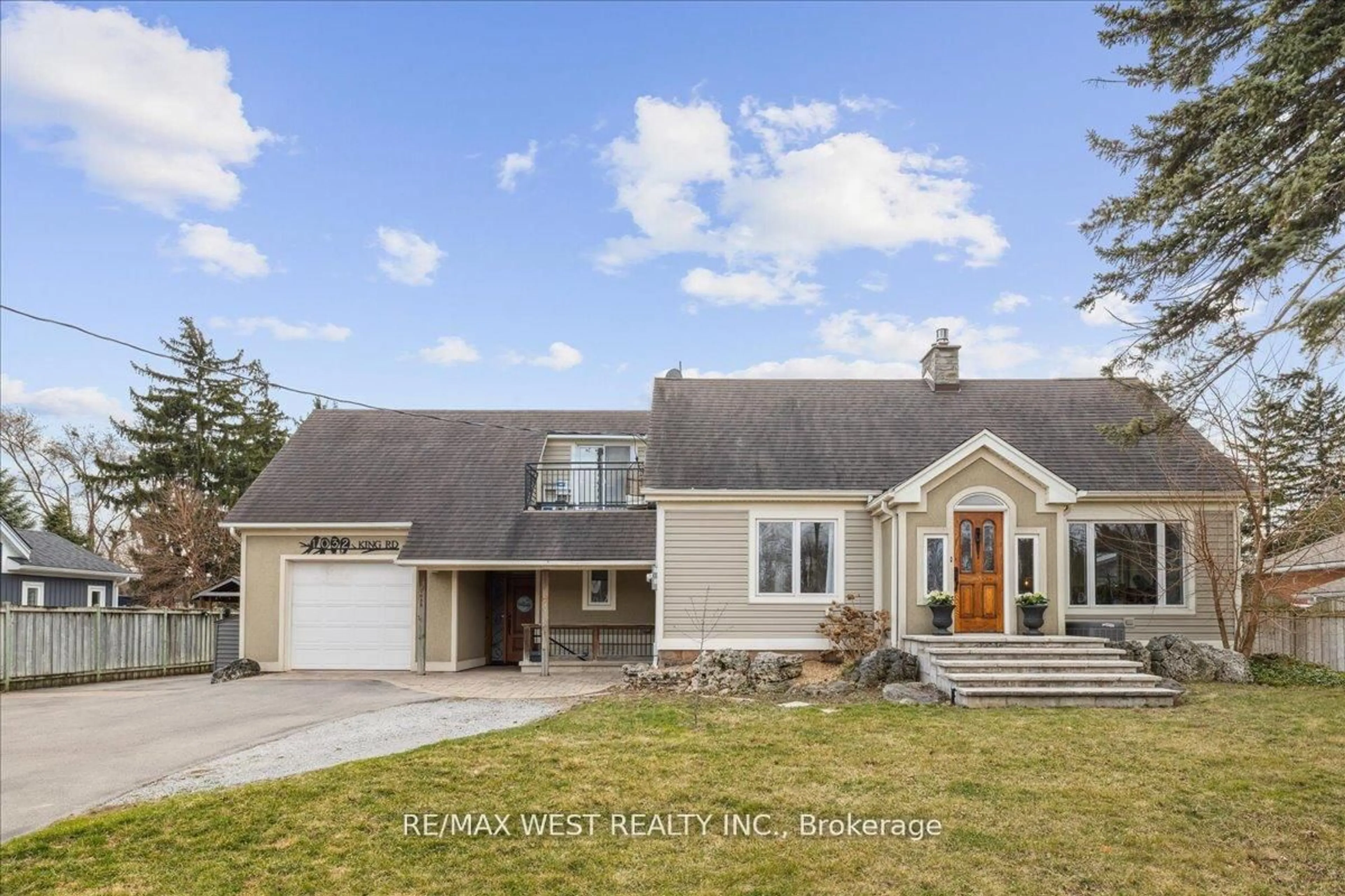 Home with vinyl exterior material, street for 1032 King Rd, Burlington Ontario L7T 3L4