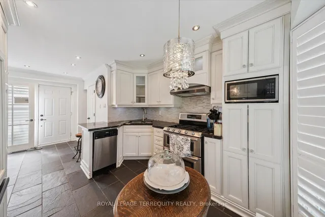 Additional property image - 1825 Hyde Mill Cres