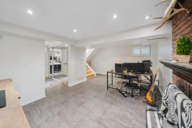 Additional property image - 1825 Hyde Mill Cres