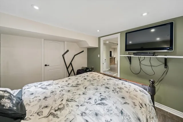 Additional property image - 1825 Hyde Mill Cres