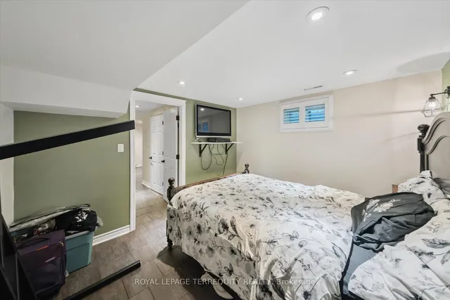 Additional property image - 1825 Hyde Mill Cres