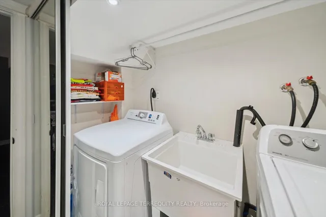Additional property image - 1825 Hyde Mill Cres