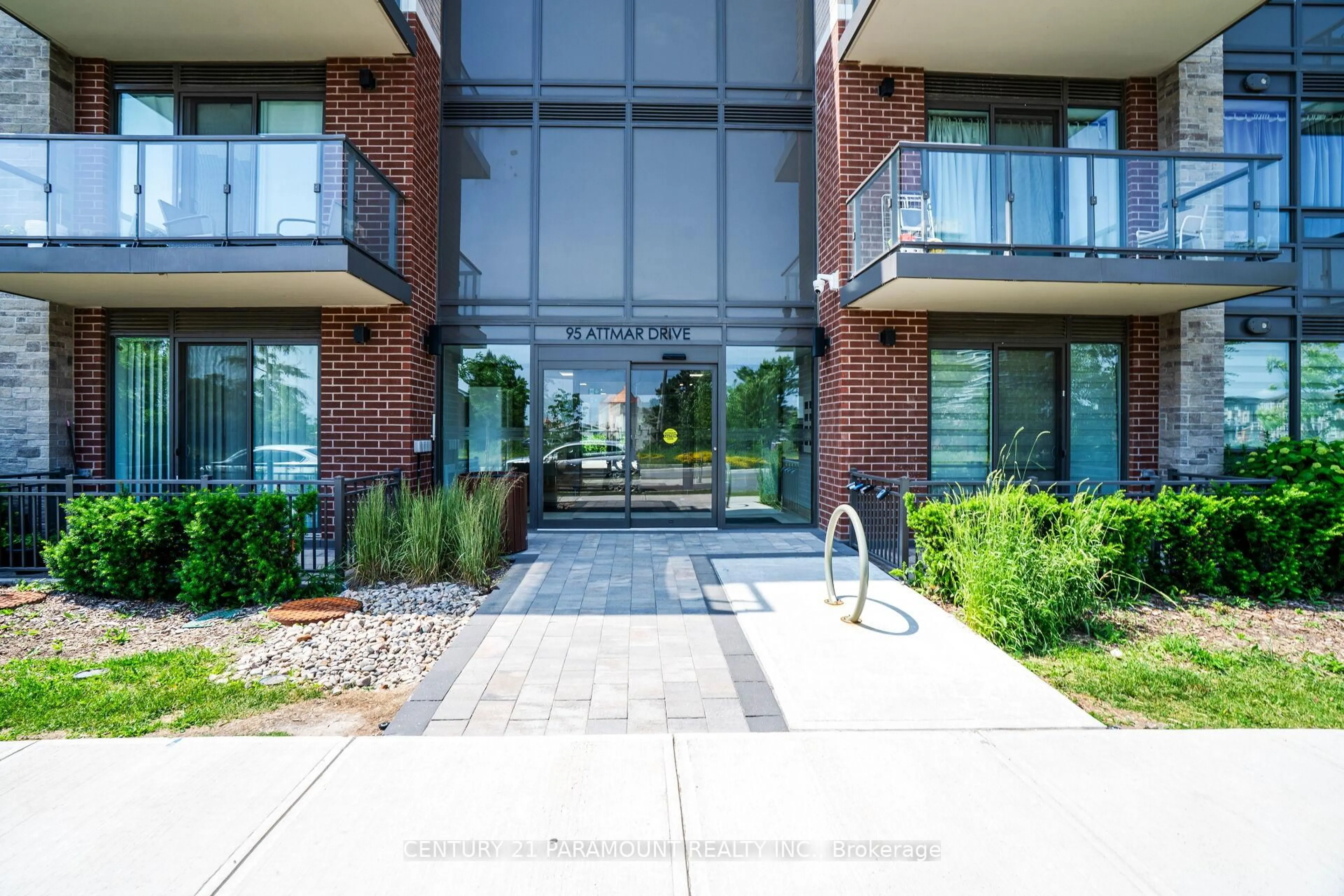 Unknown for 95 Attmar Dr #102, Brampton Ontario L6P 0Y6