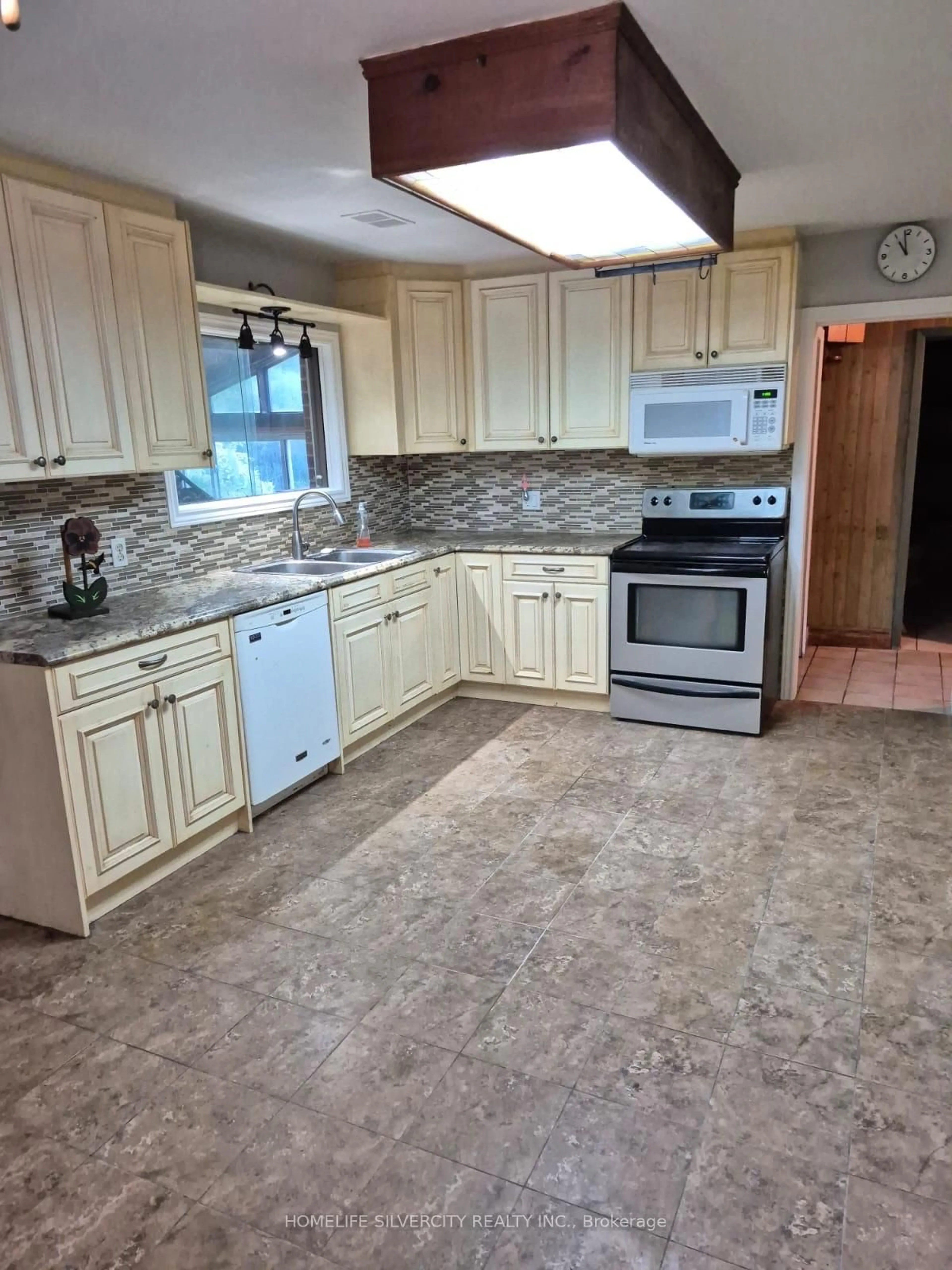 Unknown for 15489 Humber Station Rd, Caledon Ontario L7E 3A3
