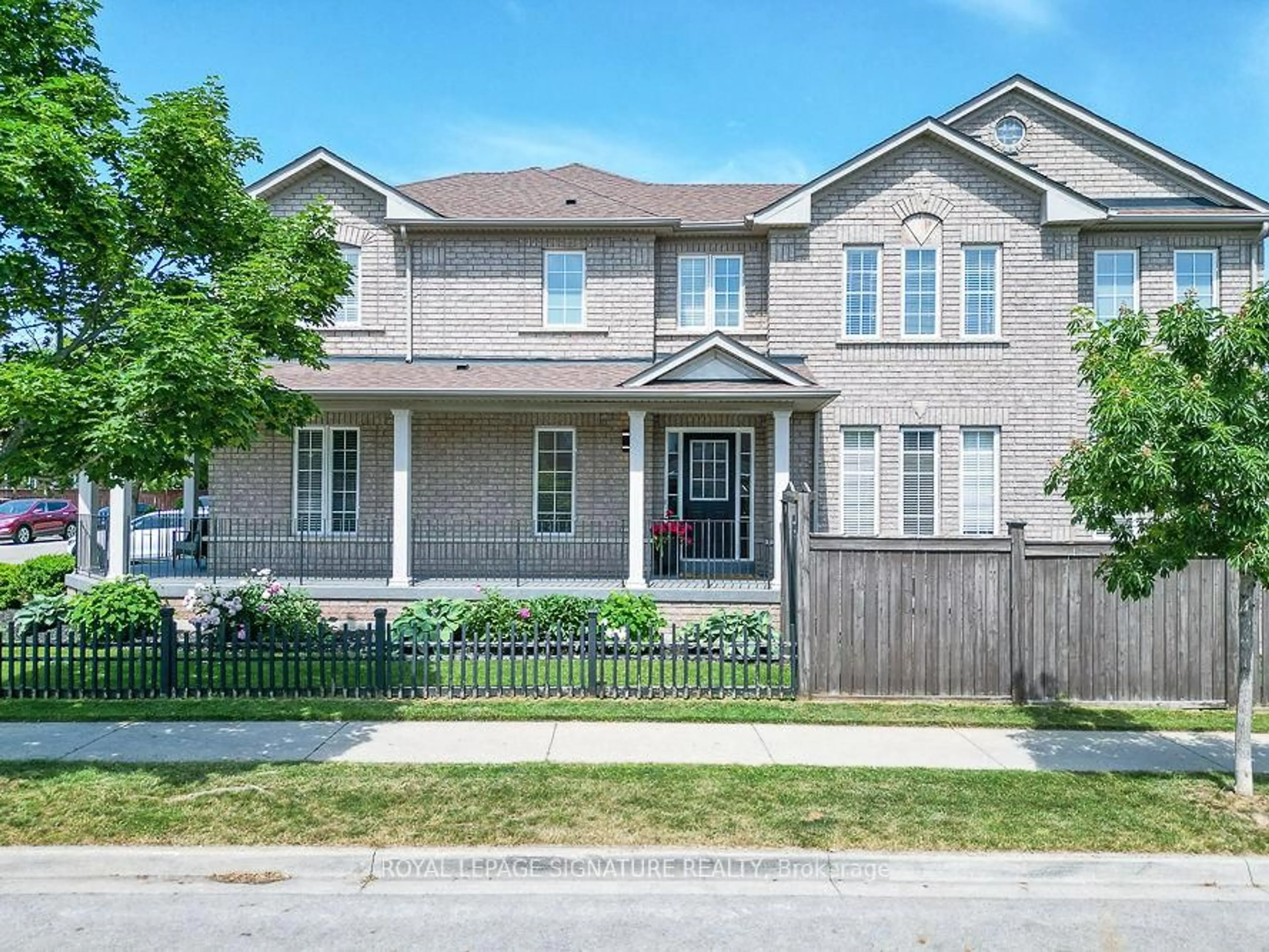 Home with brick exterior material, street for 5000 Des Jardines Dr, Burlington Ontario L7L 7L7
