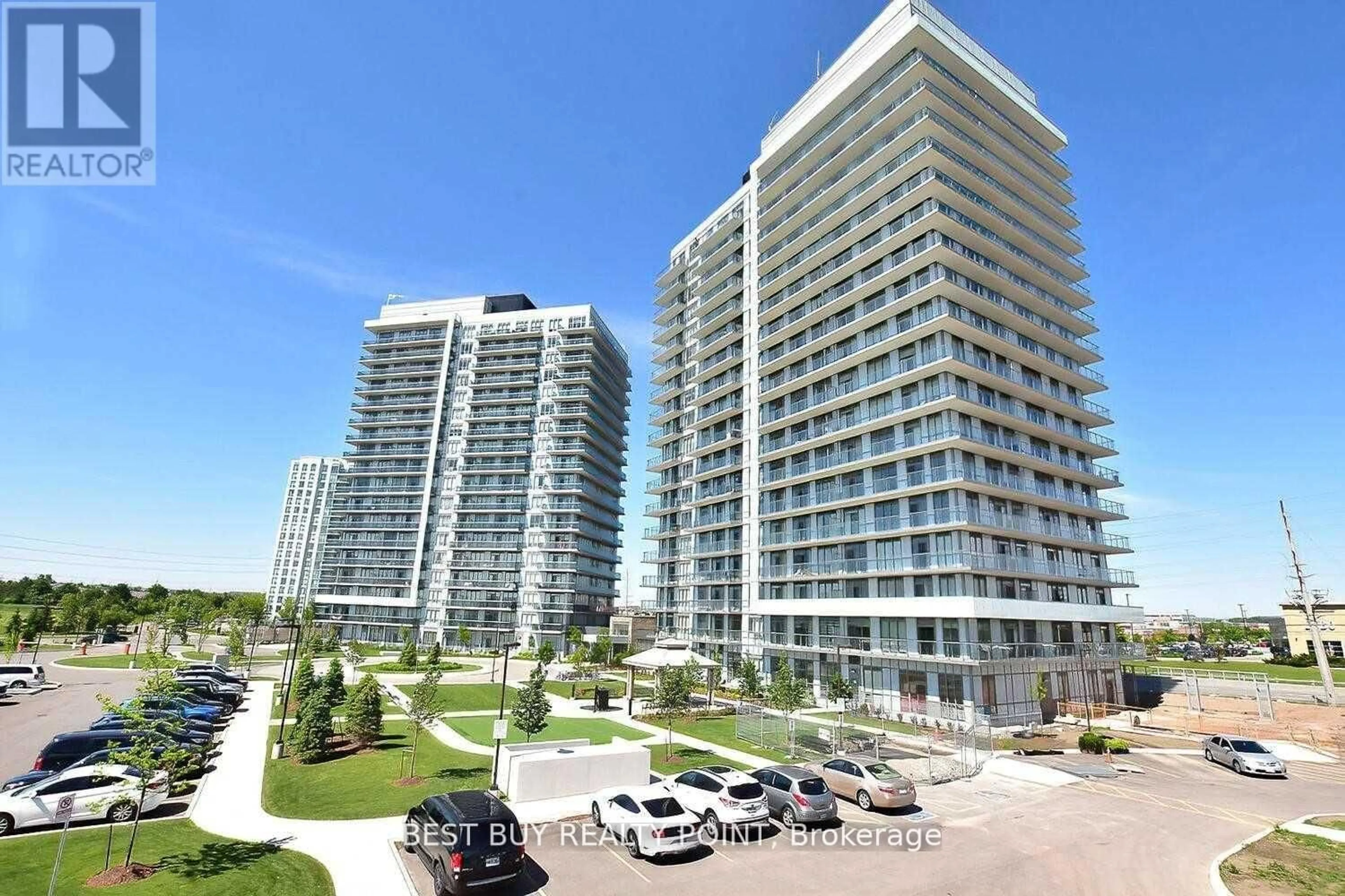 A pic from outside/outdoor area/front of a property/back of a property/a pic from drone, city buildings view from balcony for 4633 Glen Erin Dr #1101, Mississauga Ontario L5N 3L3