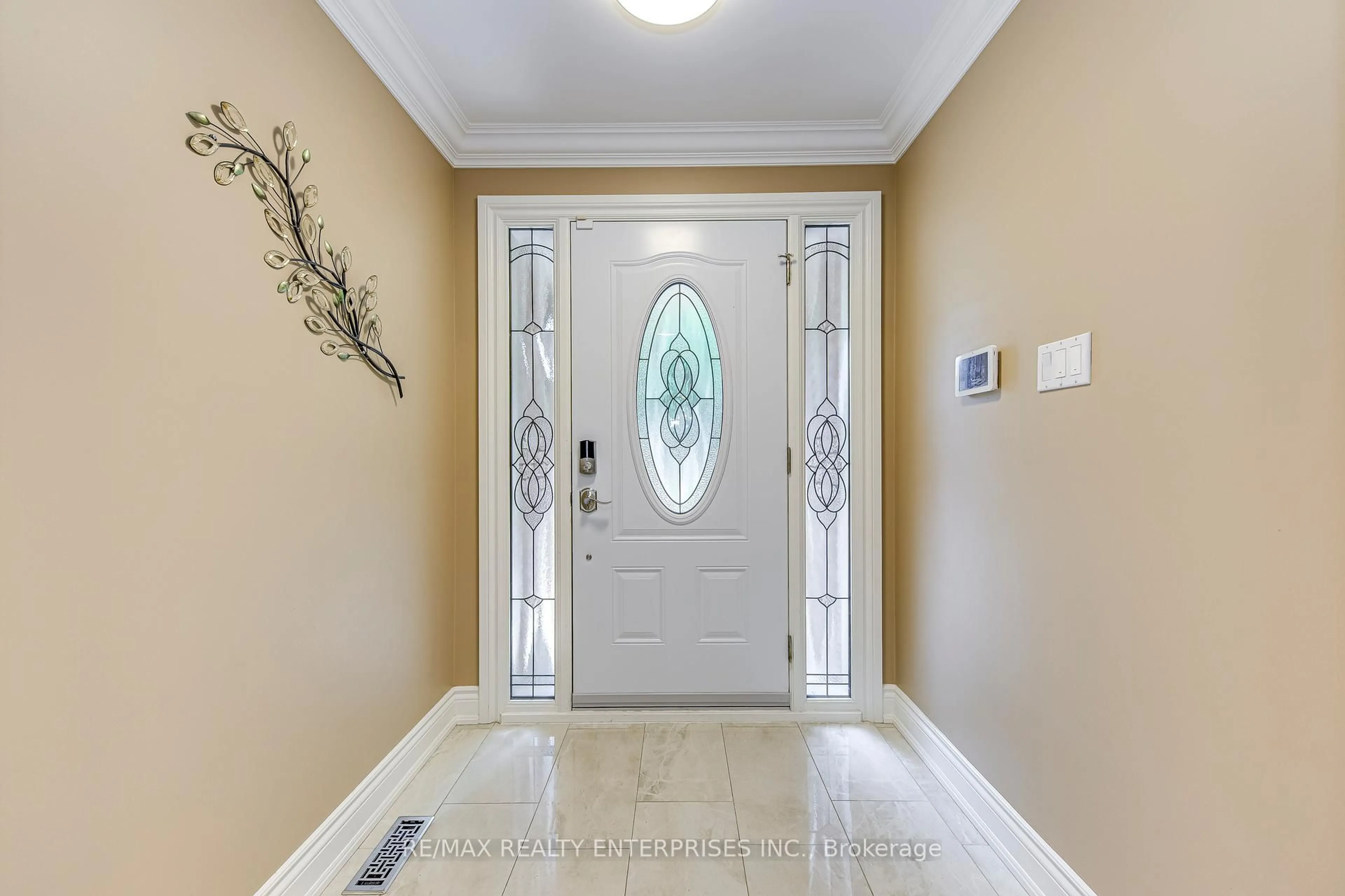 Indoor entryway for 4649 Phoenix Park Cres, Mississauga Ontario L5M 3E9