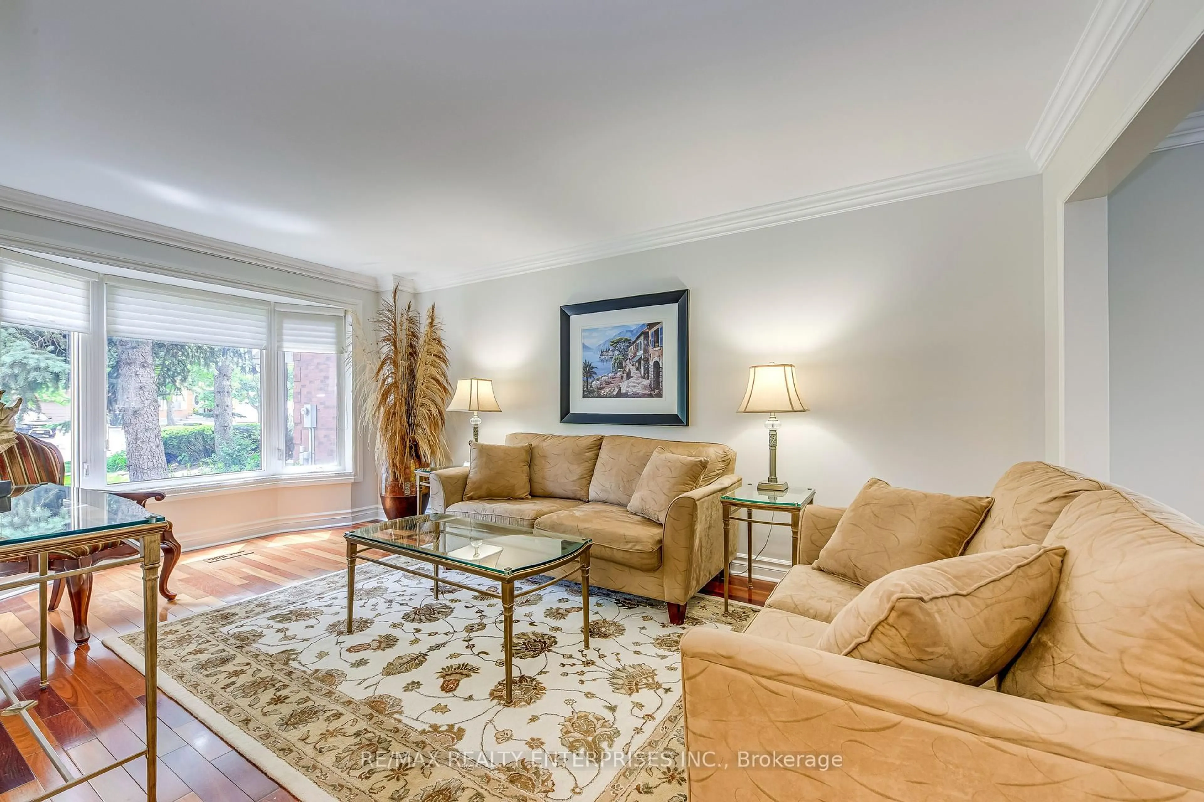 Living room with furniture, unknown for 4649 Phoenix Park Cres, Mississauga Ontario L5M 3E9