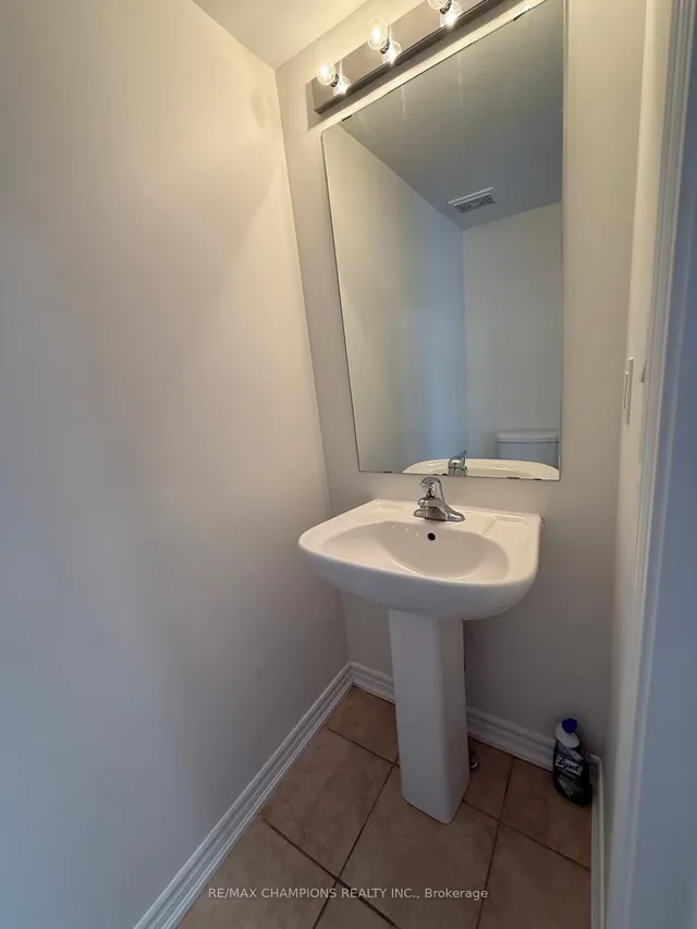 Additional property image - 4 Hobart Gdns